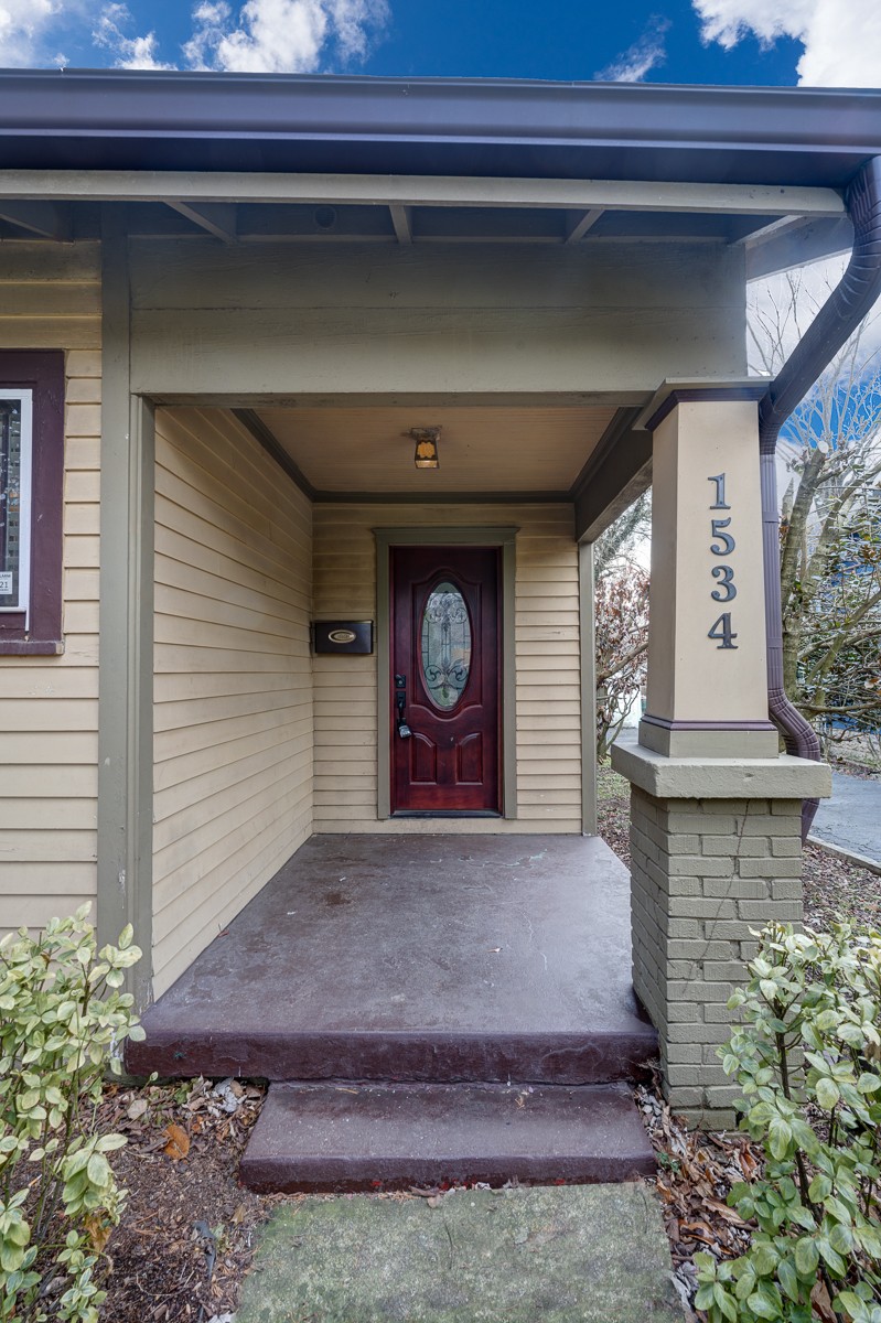 1534 Douglas Ave