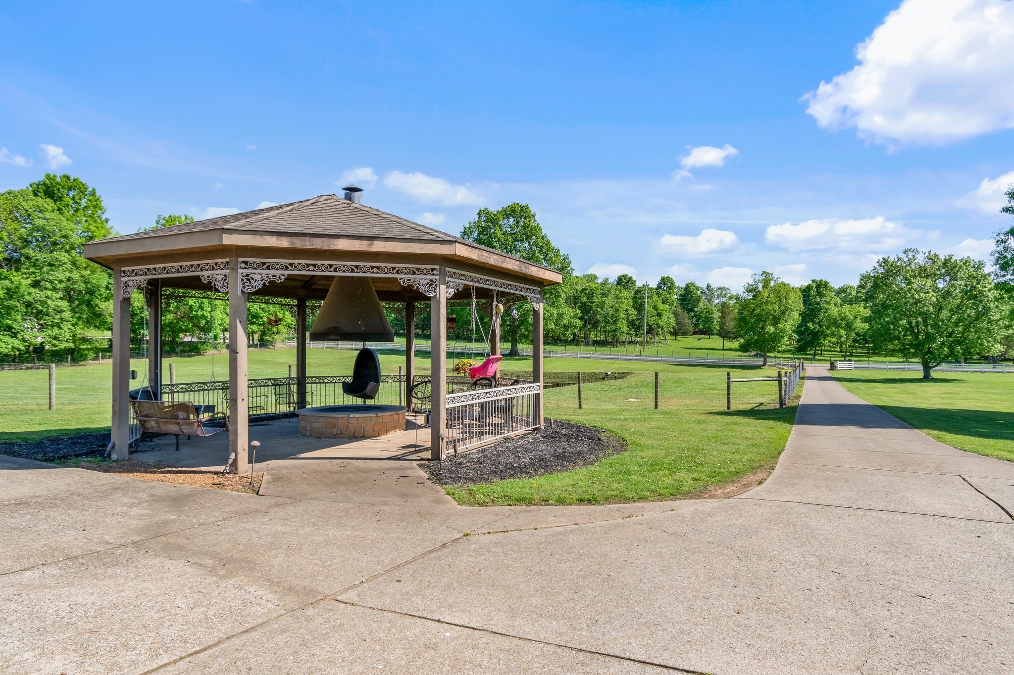 1021 John Windrow Rd