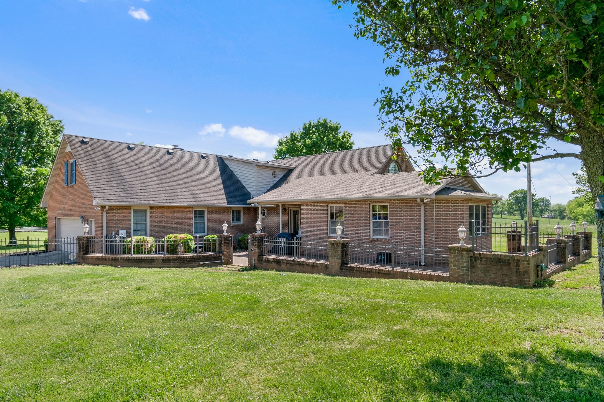 1021 John Windrow Rd