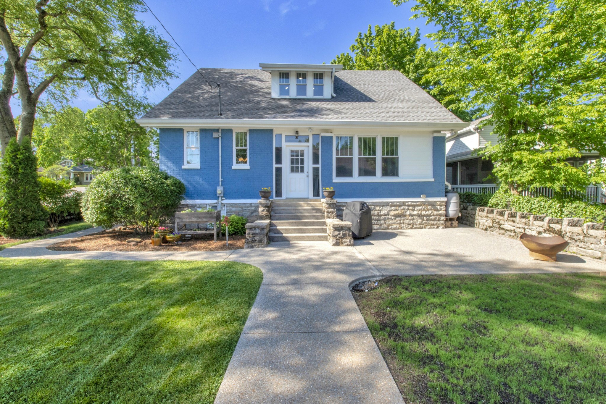 4511 Dakota Ave