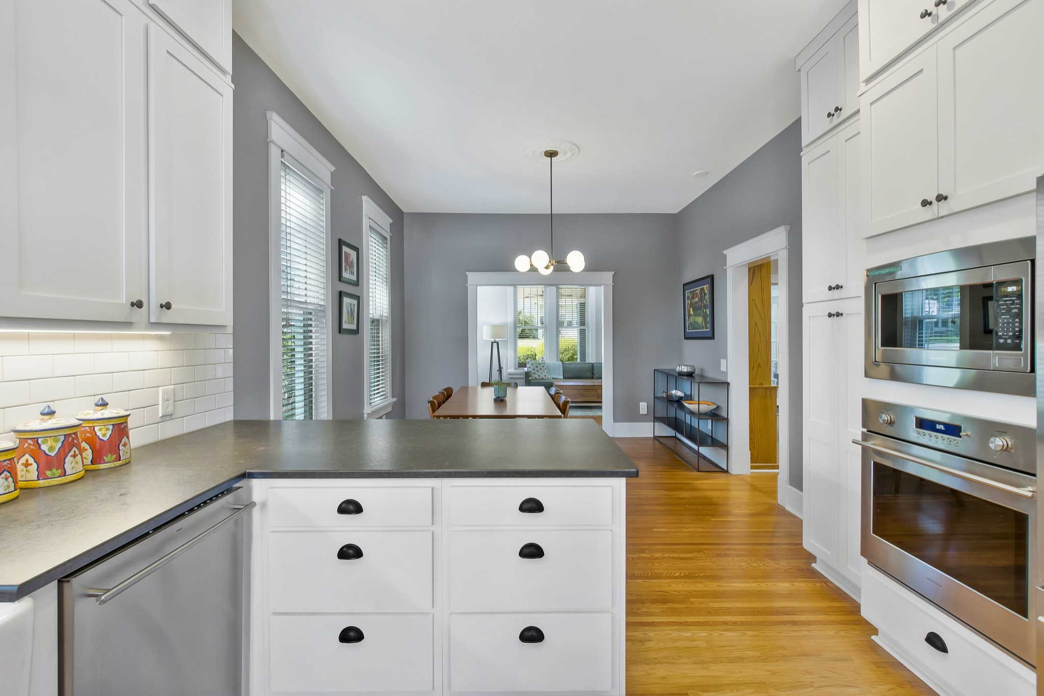 4511 Dakota Ave