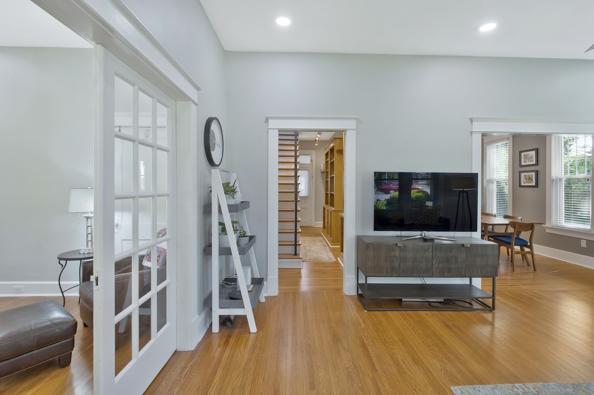 4511 Dakota Ave