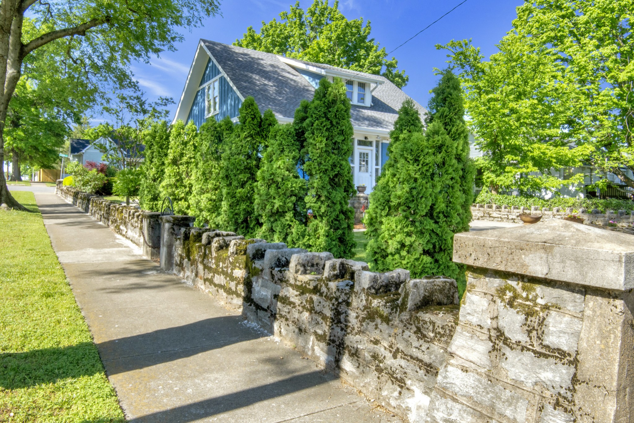 4511 Dakota Ave