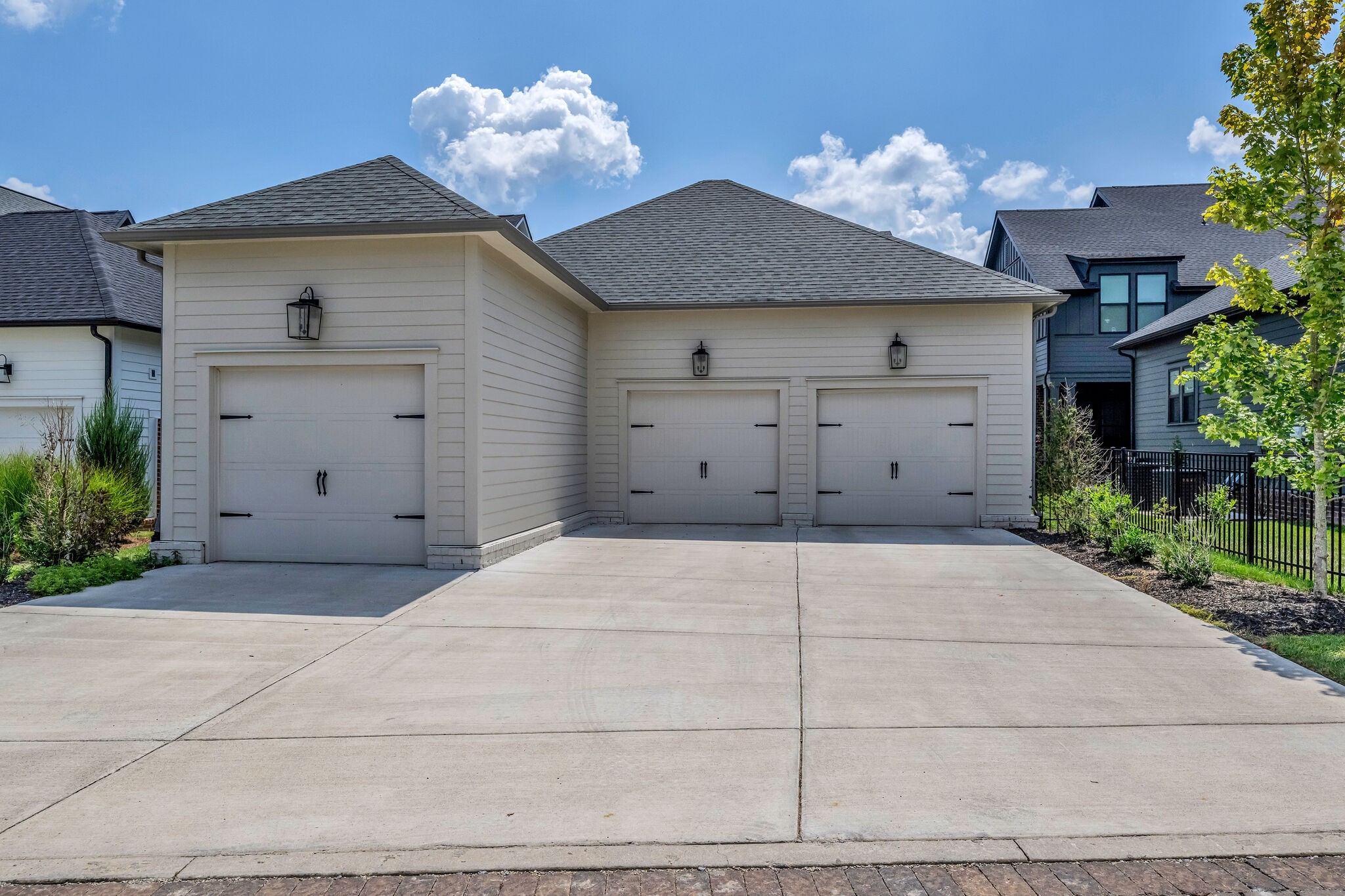 656 Jackson Falls Dr