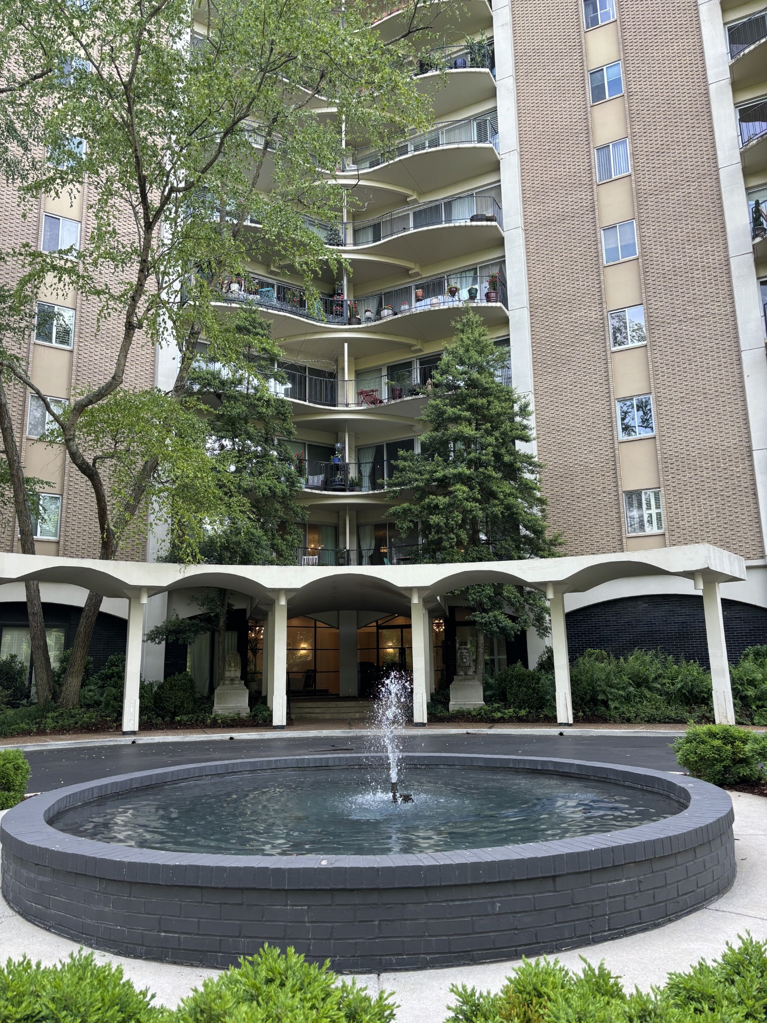 4215 Harding Pike Unit: 802,804,811