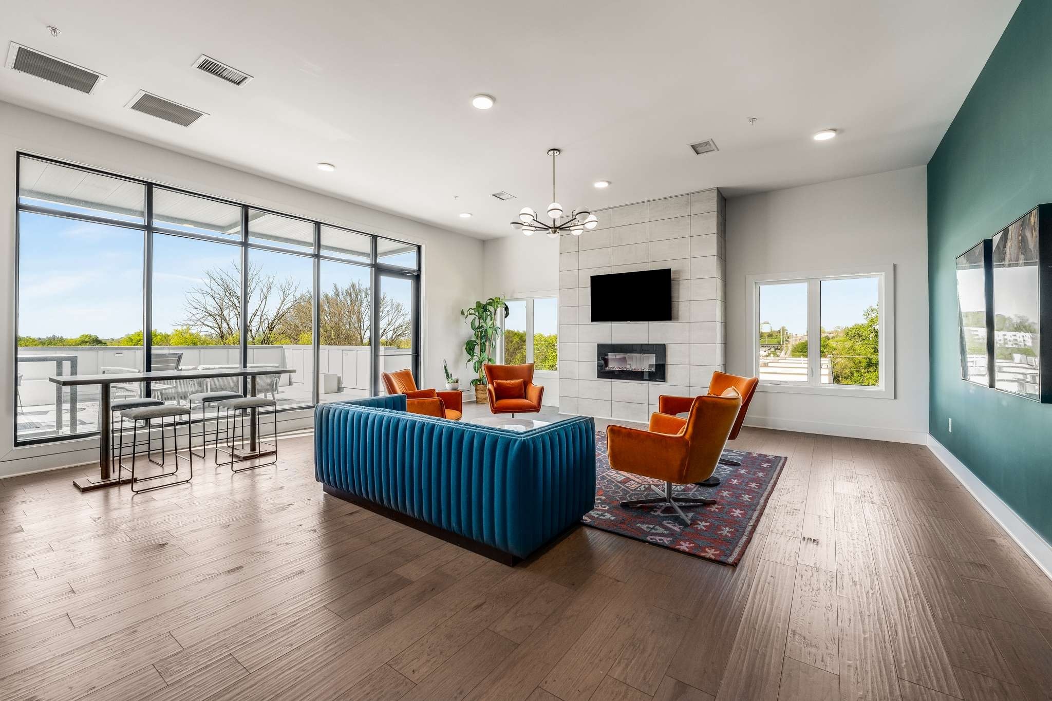 1041 E Trinity Ln Unit: 414