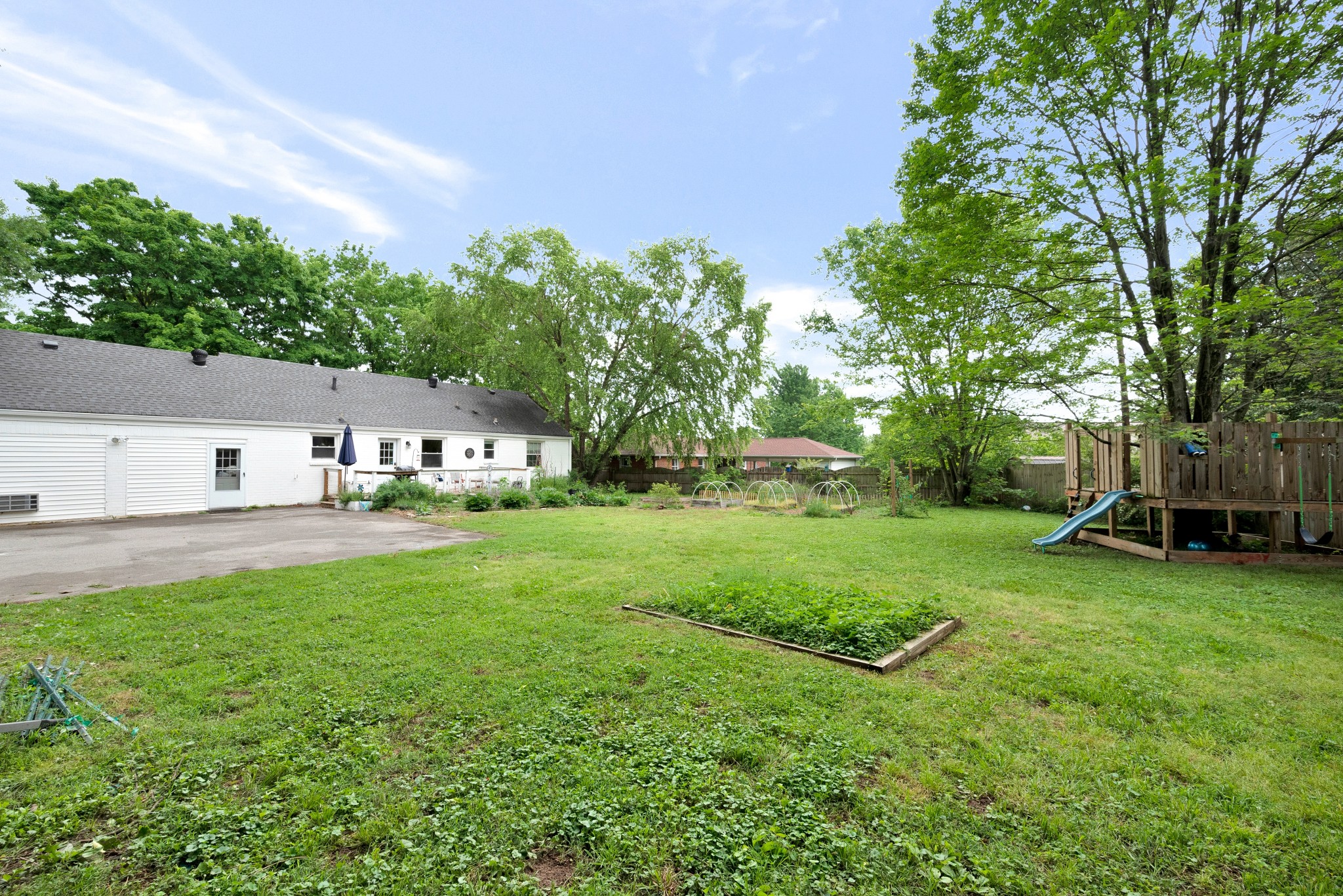 2600 Carter Ave