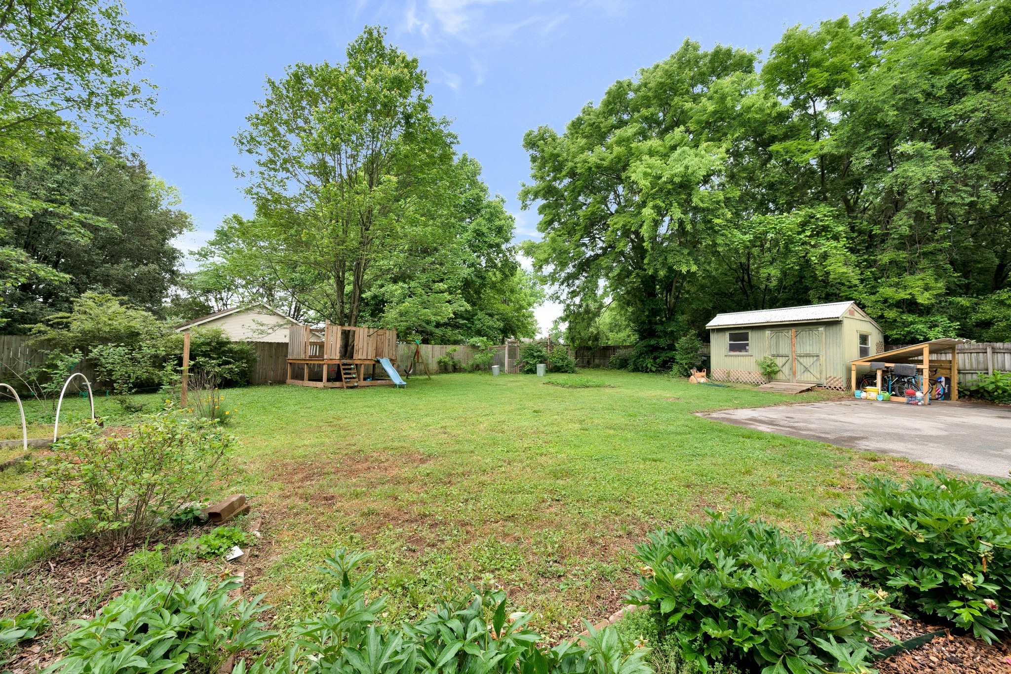 2600 Carter Ave