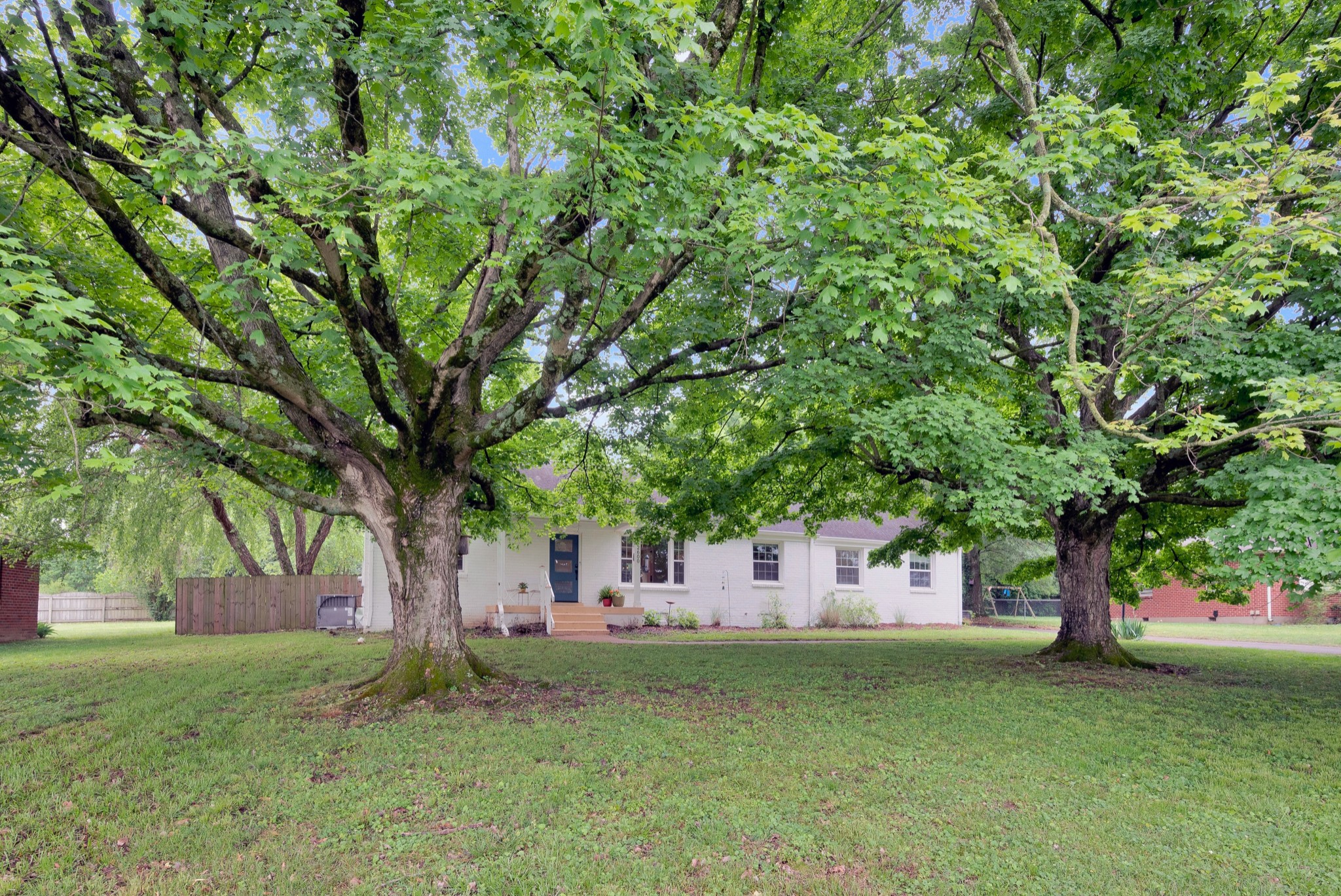 2600 Carter Ave