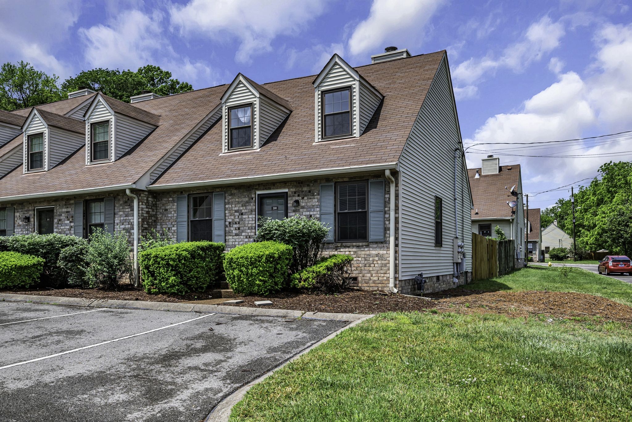 200 Deerpoint Ct