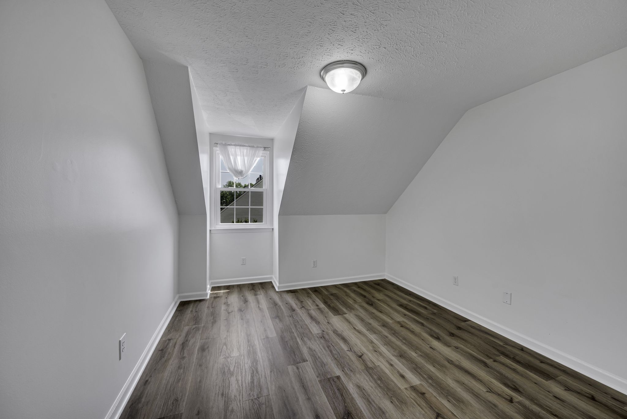 200 Deerpoint Ct