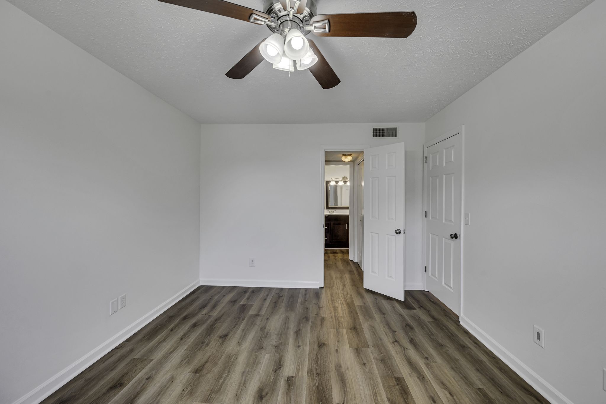 200 Deerpoint Ct
