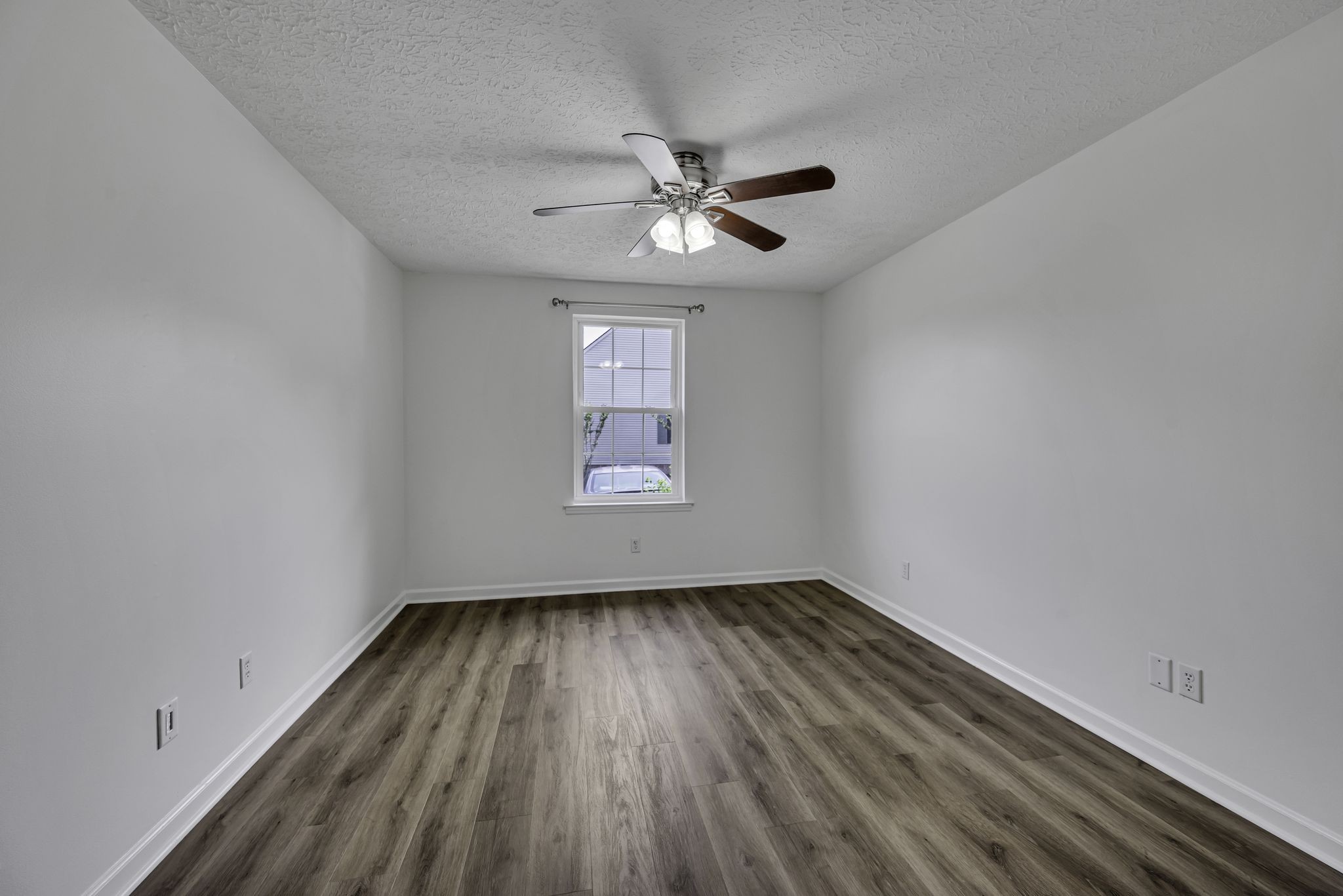 200 Deerpoint Ct