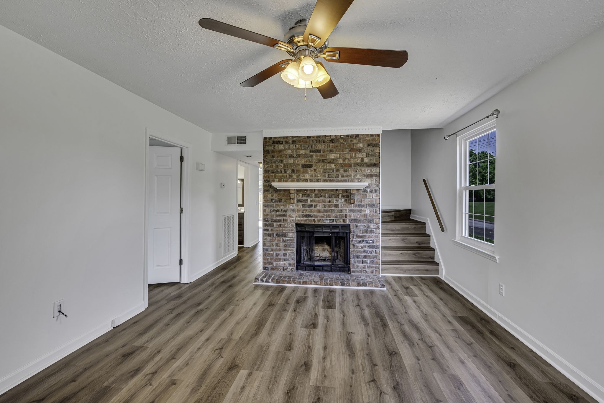 200 Deerpoint Ct