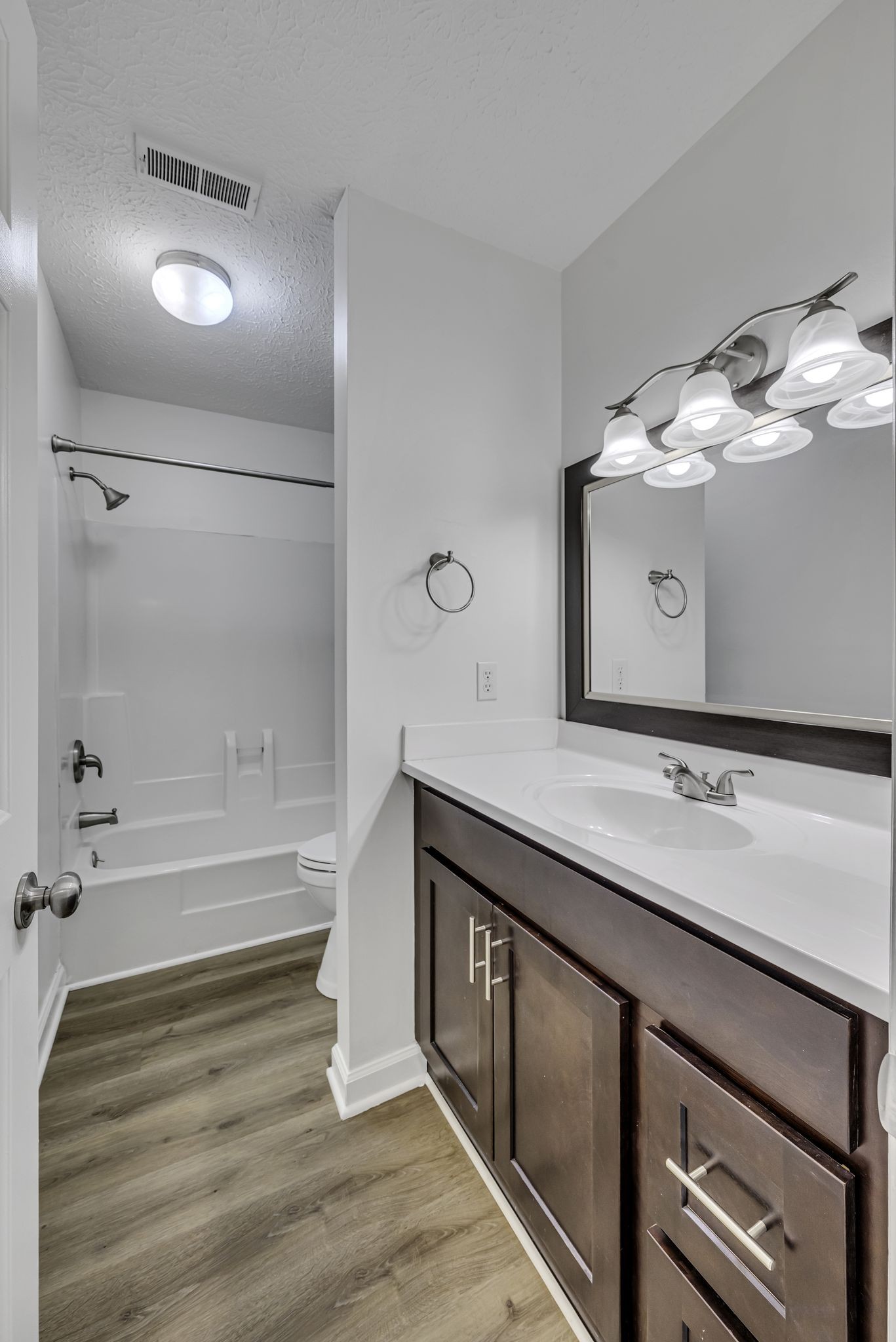 200 Deerpoint Ct