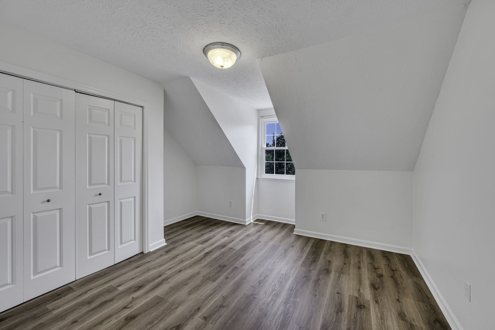 200 Deerpoint Ct