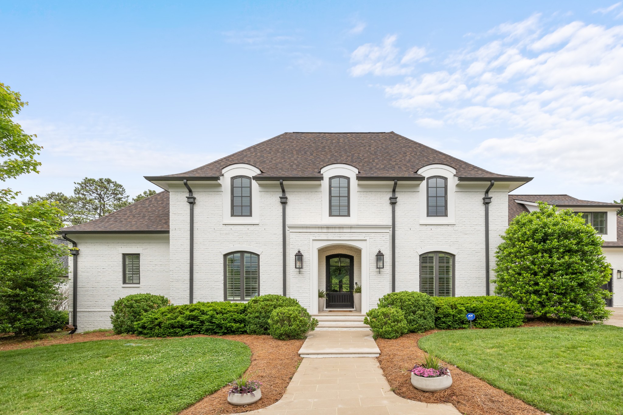 911 Dorset Dr