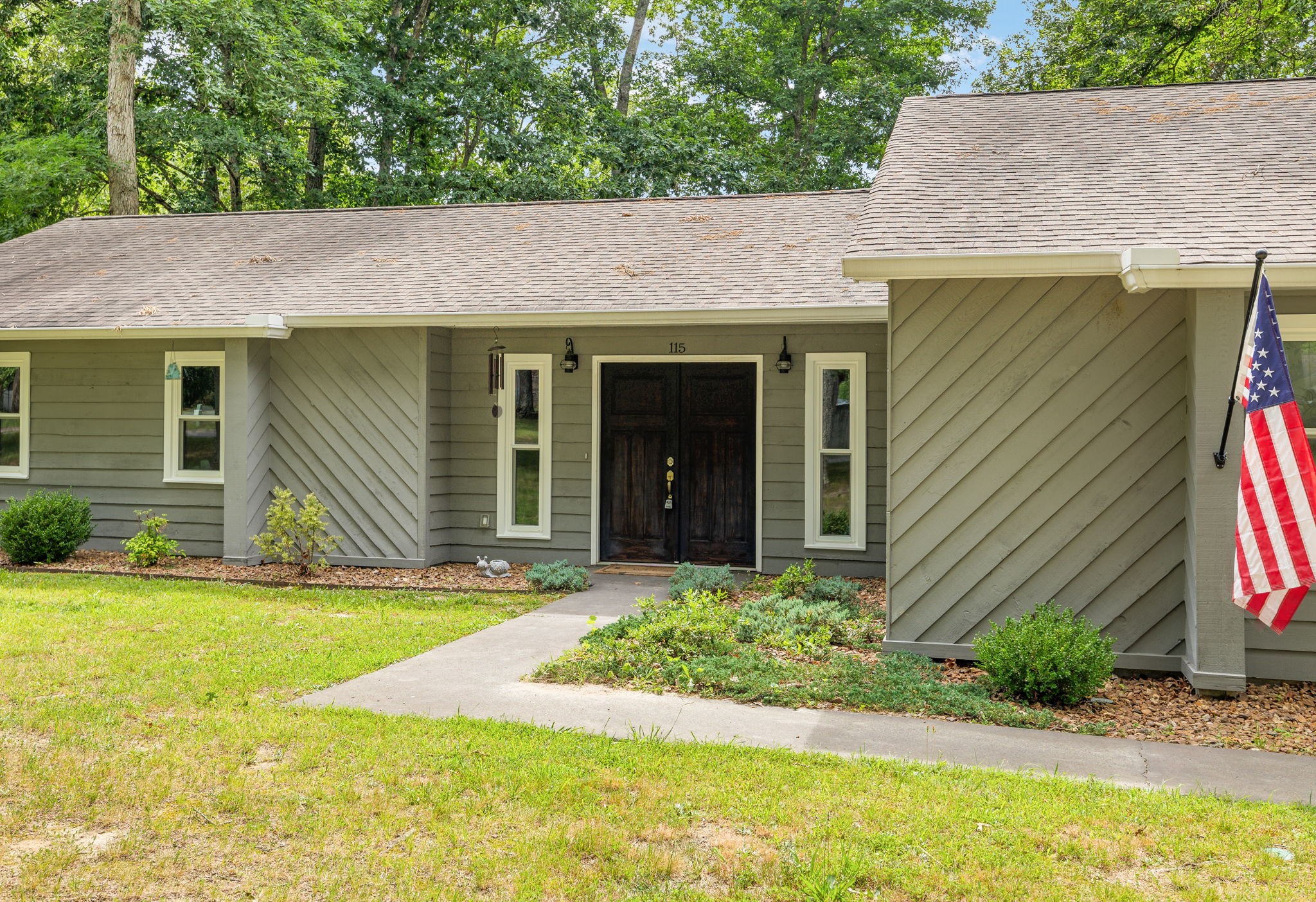 115 Larkway Dr