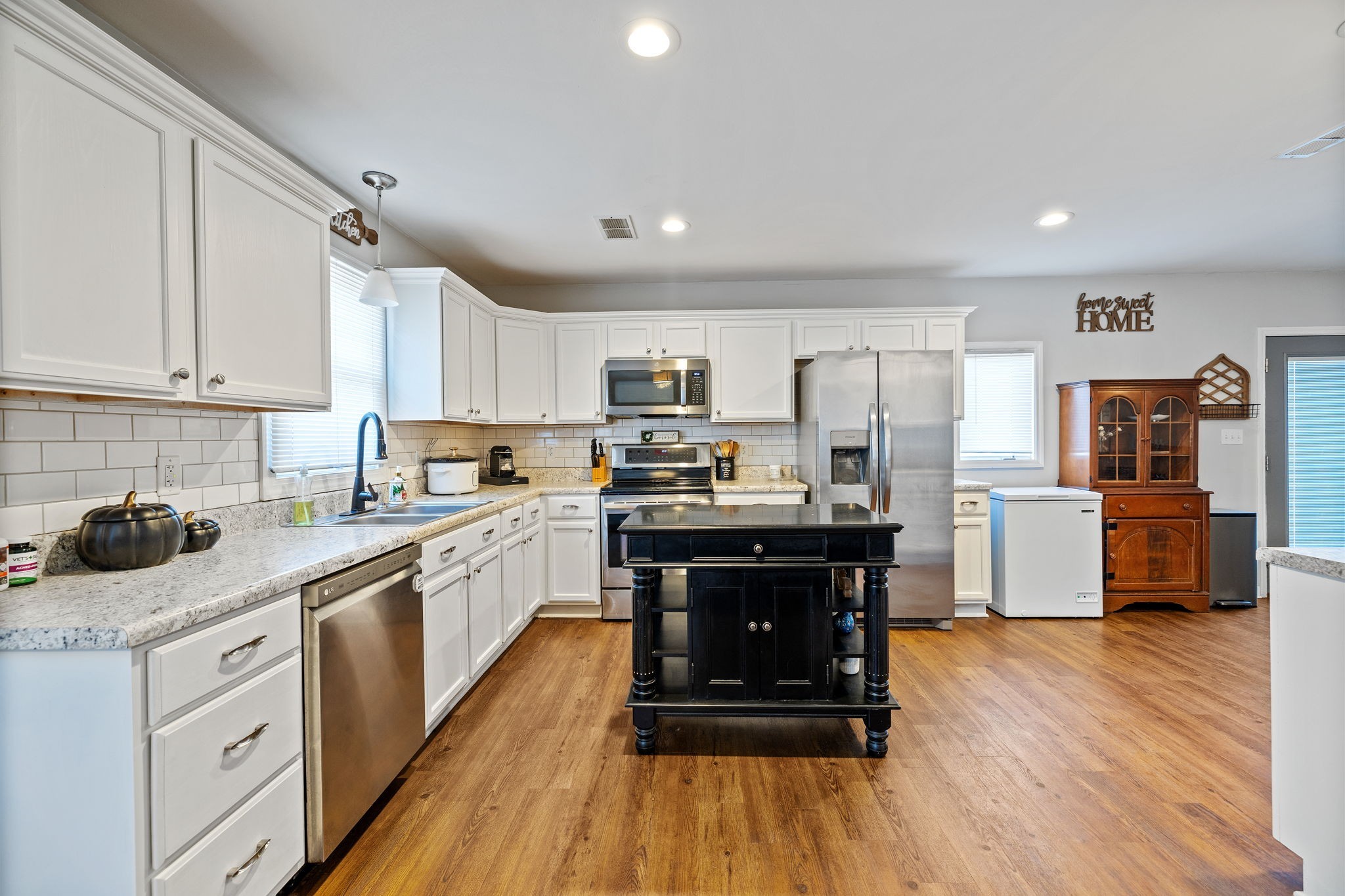 115 Larkway Dr