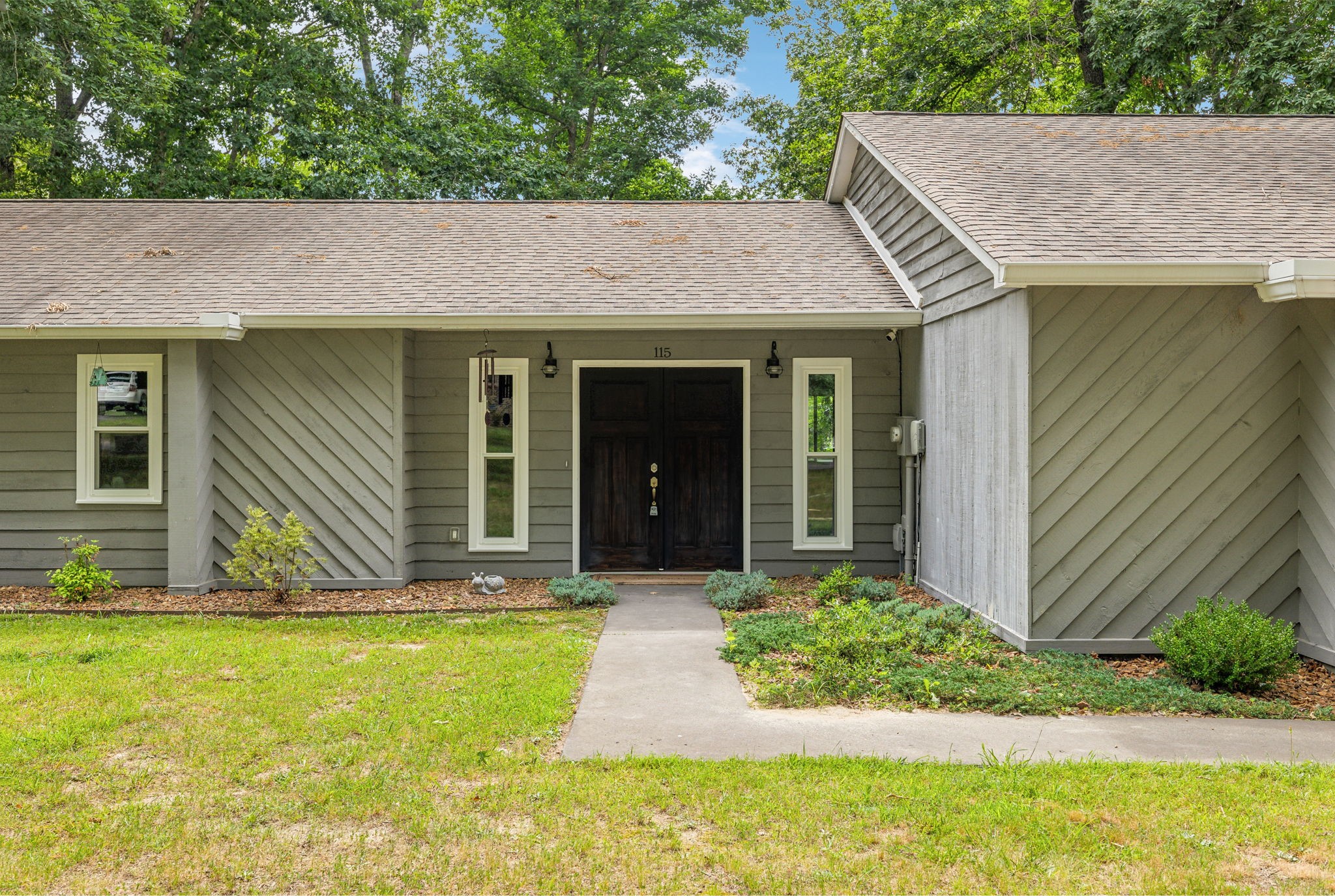 115 Larkway Dr