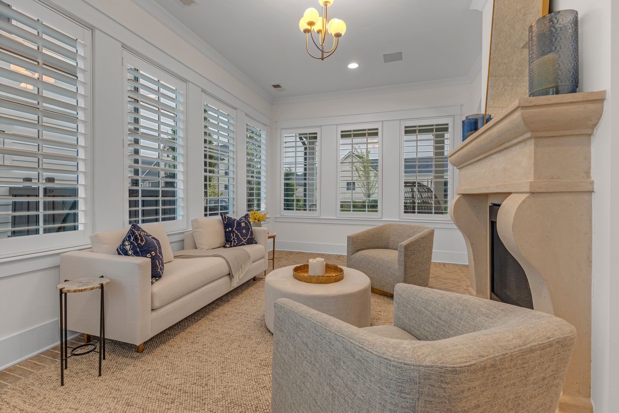 333 Stephens Valley Blvd