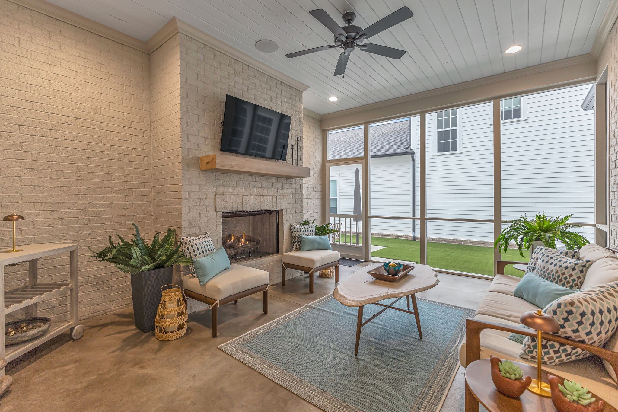 333 Stephens Valley Blvd