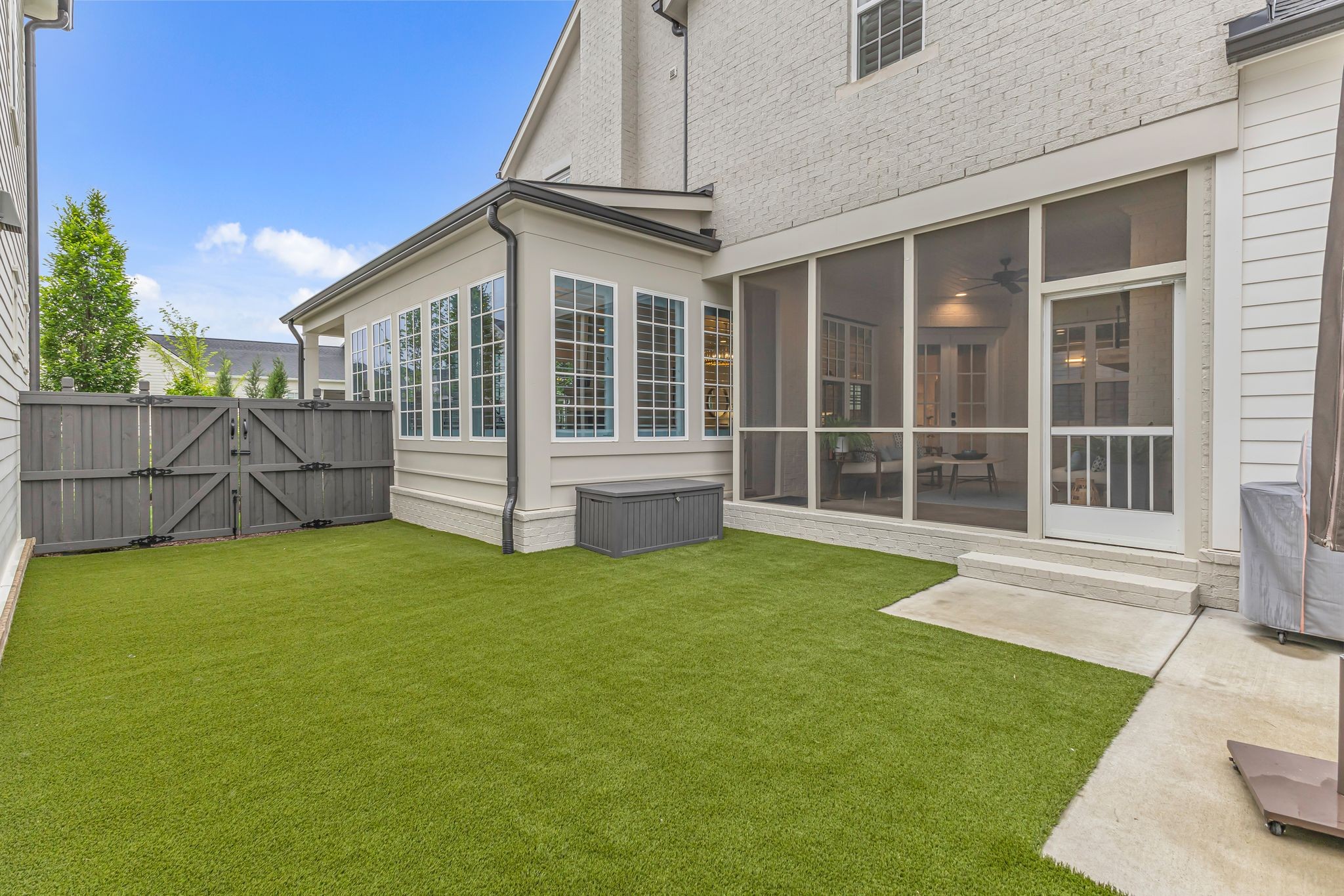 333 Stephens Valley Blvd