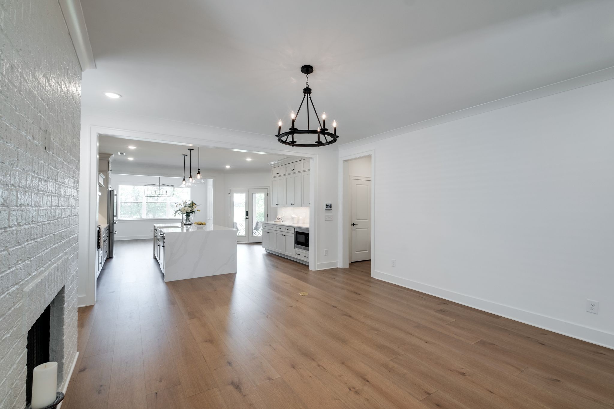 3295 Sassafras Ln