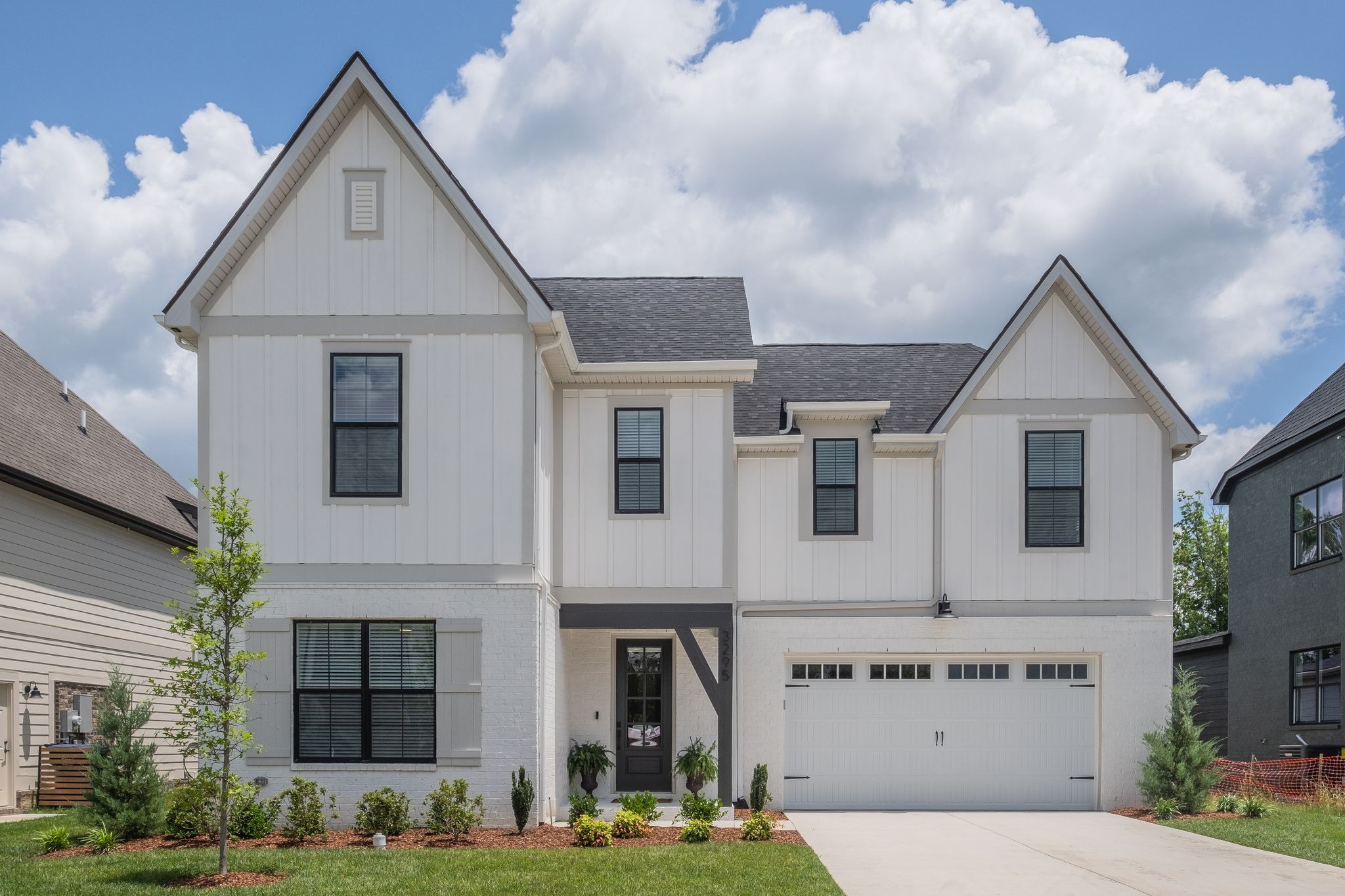 3295 Sassafras Ln