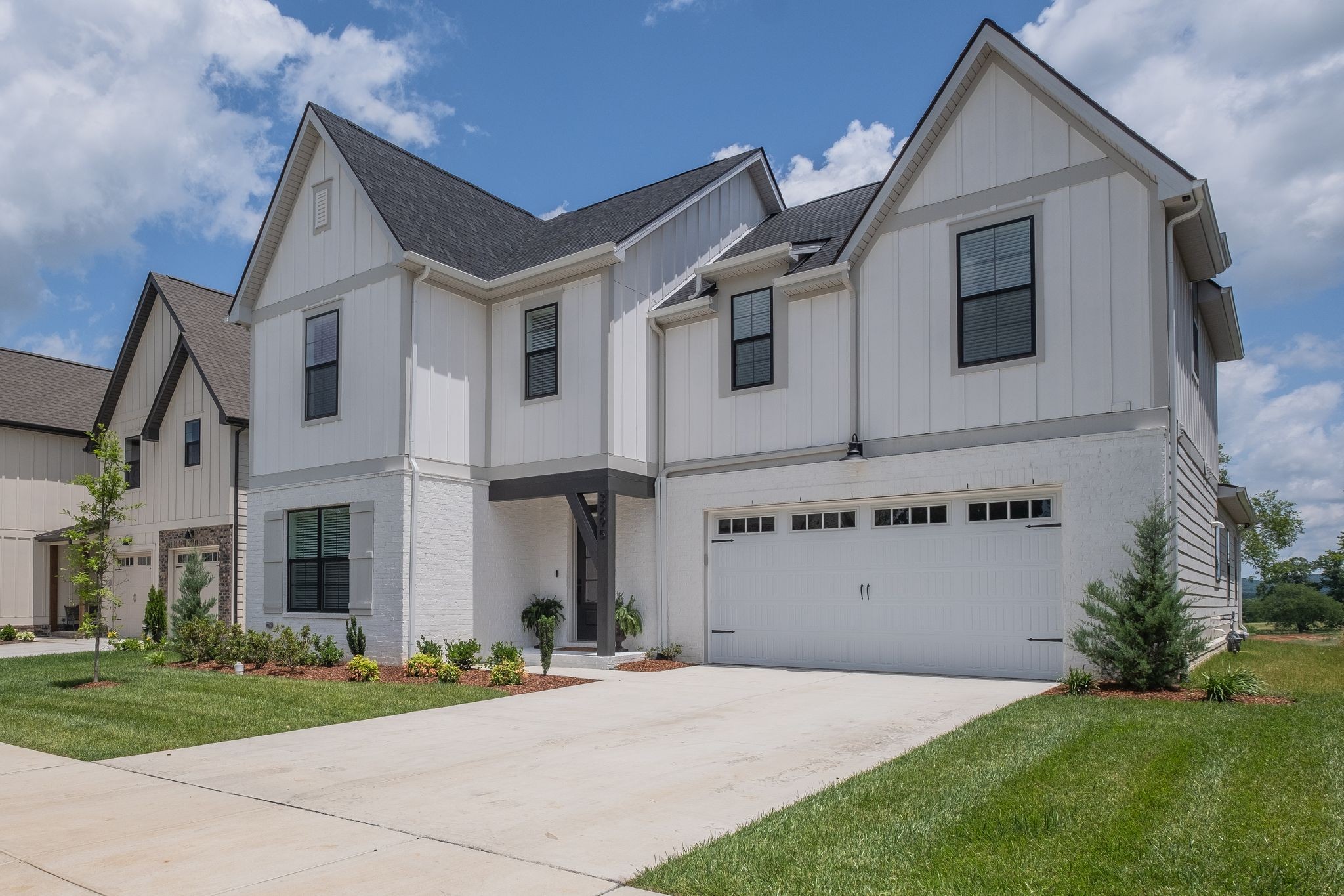 3295 Sassafras Ln
