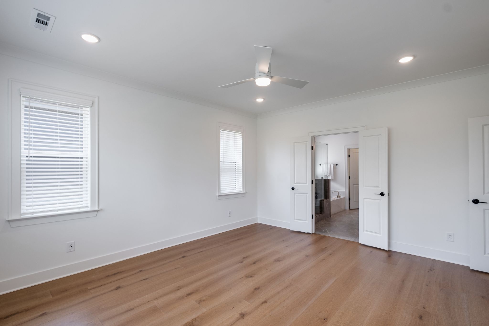 3295 Sassafras Ln