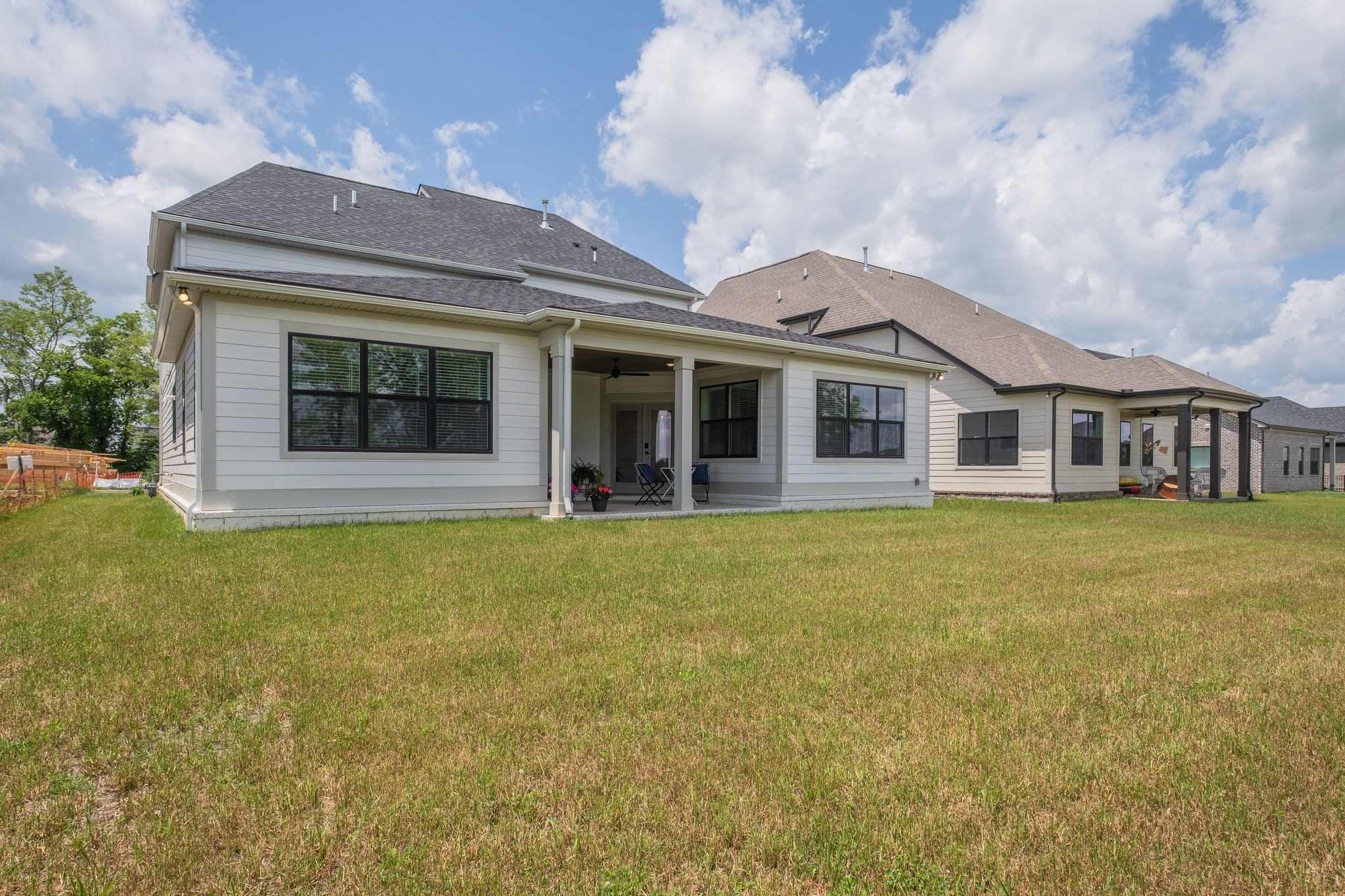 3295 Sassafras Ln