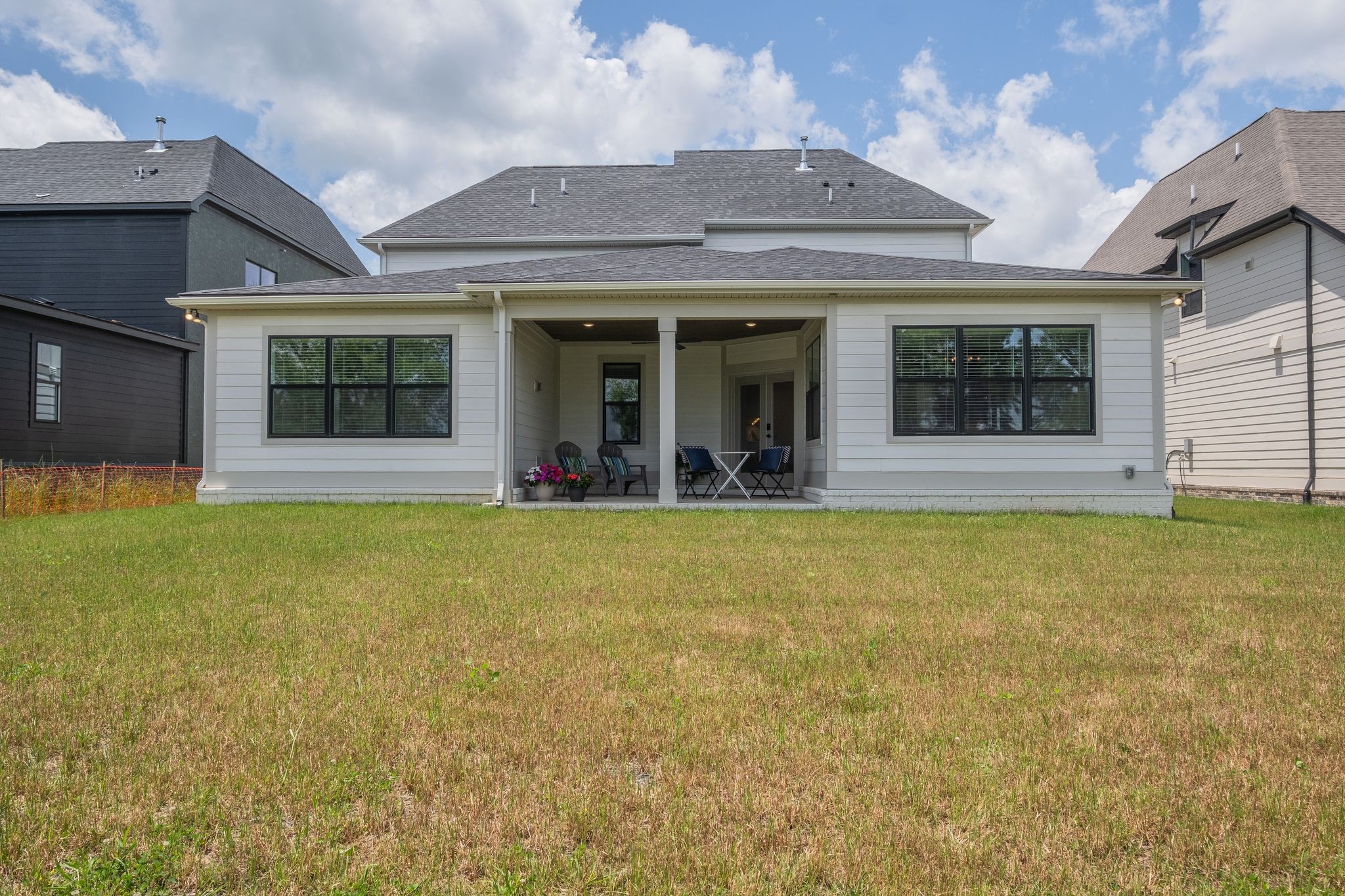3295 Sassafras Ln