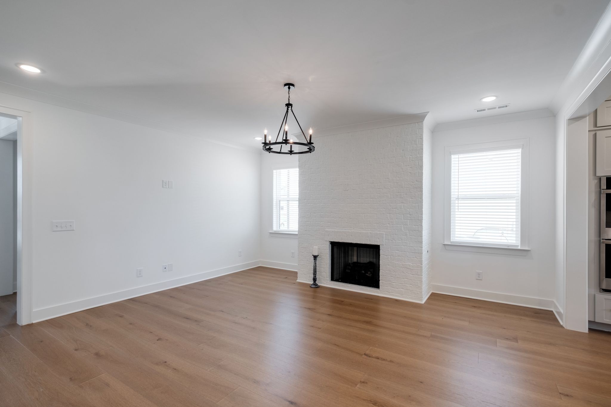 3295 Sassafras Ln