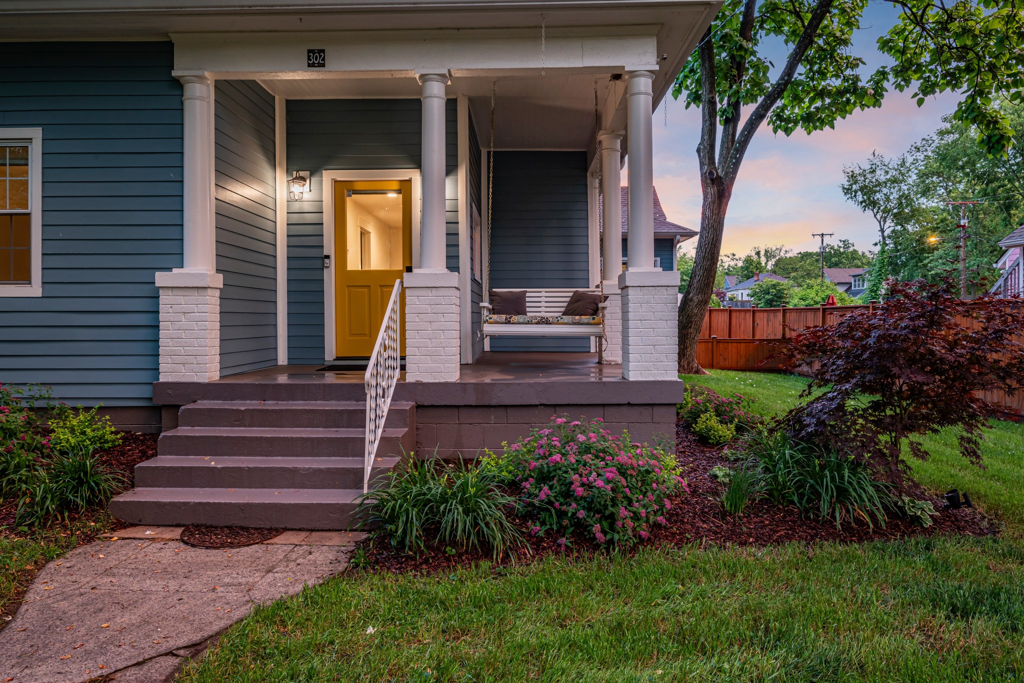 302 Chapel Ave