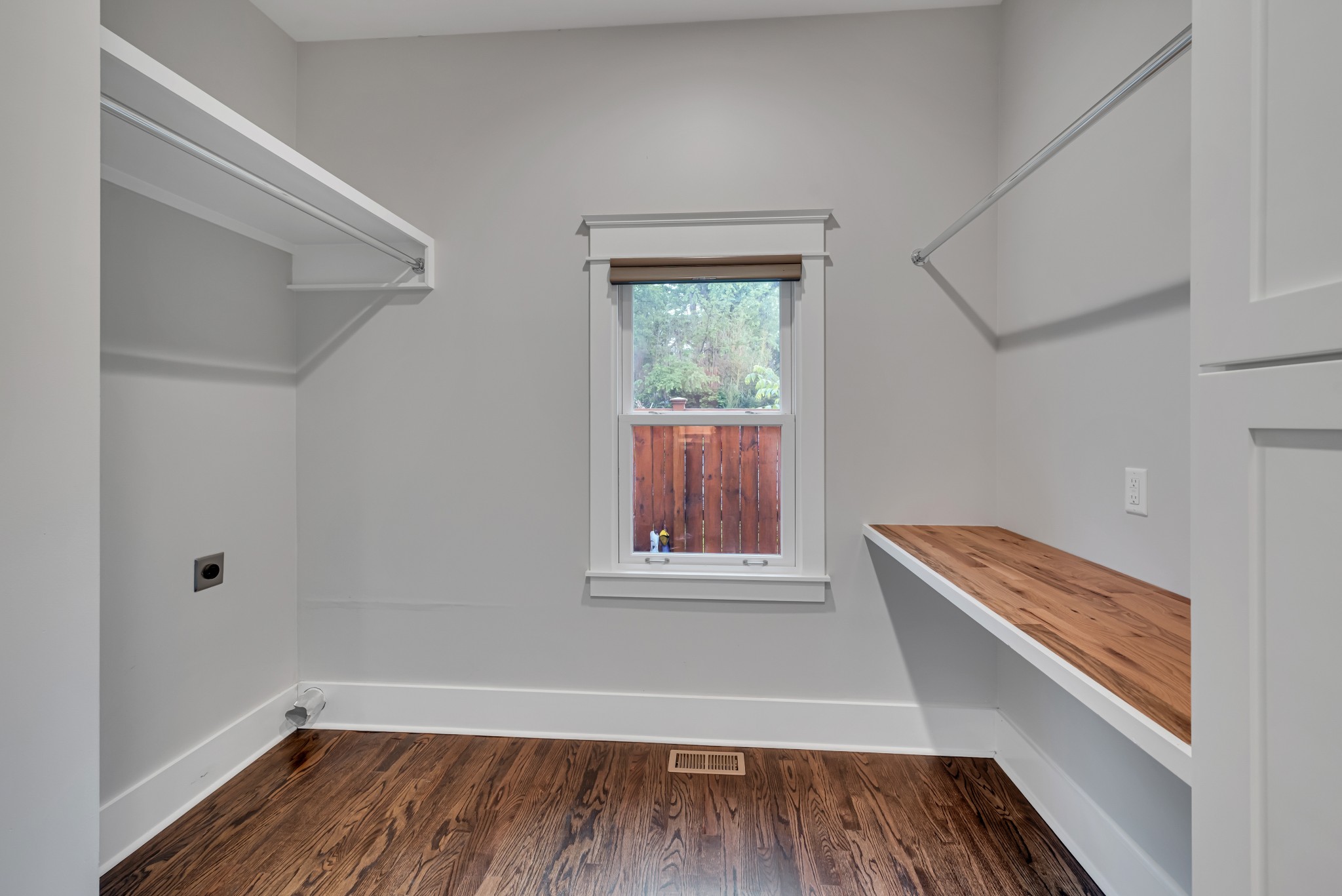 302 Chapel Ave