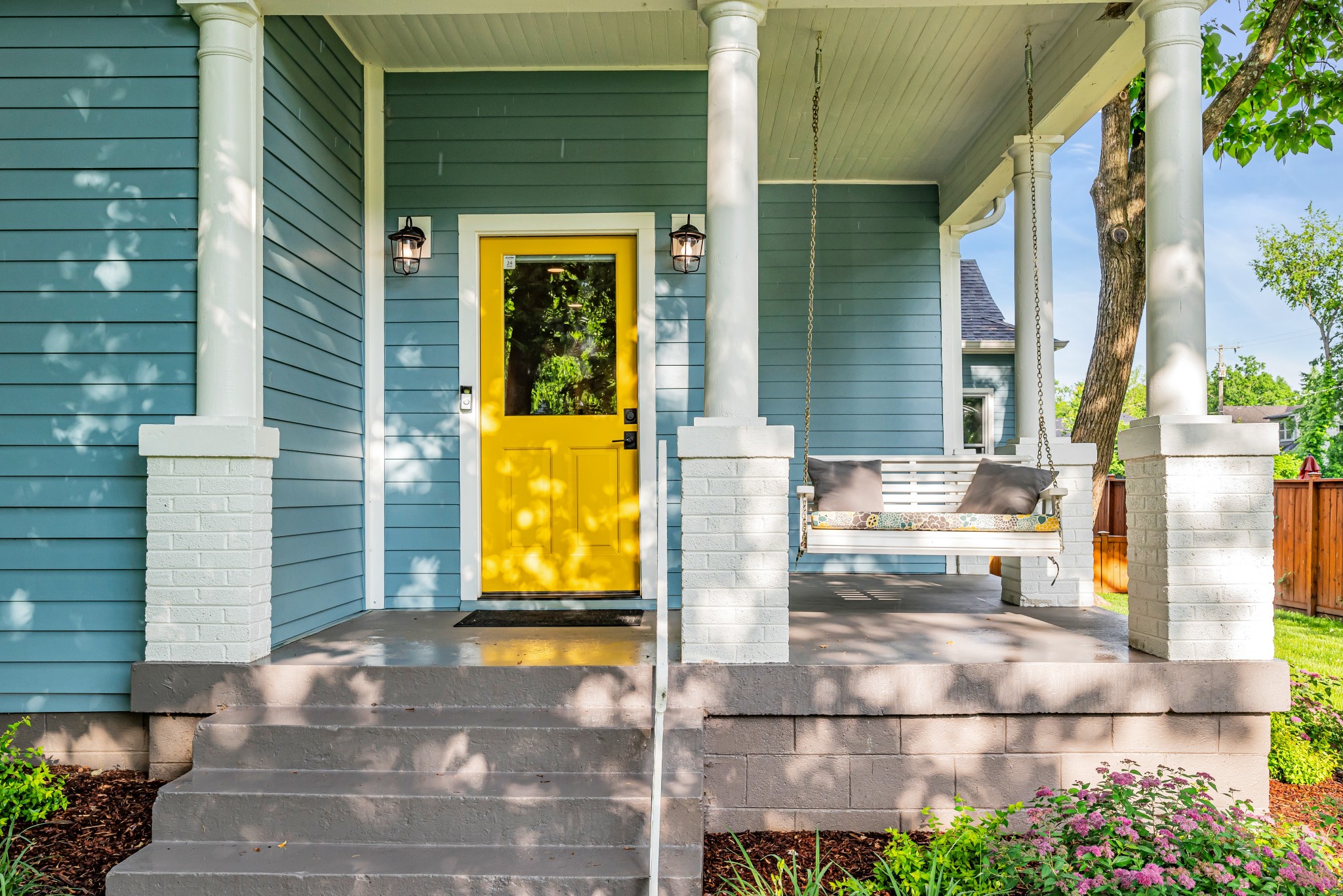302 Chapel Ave
