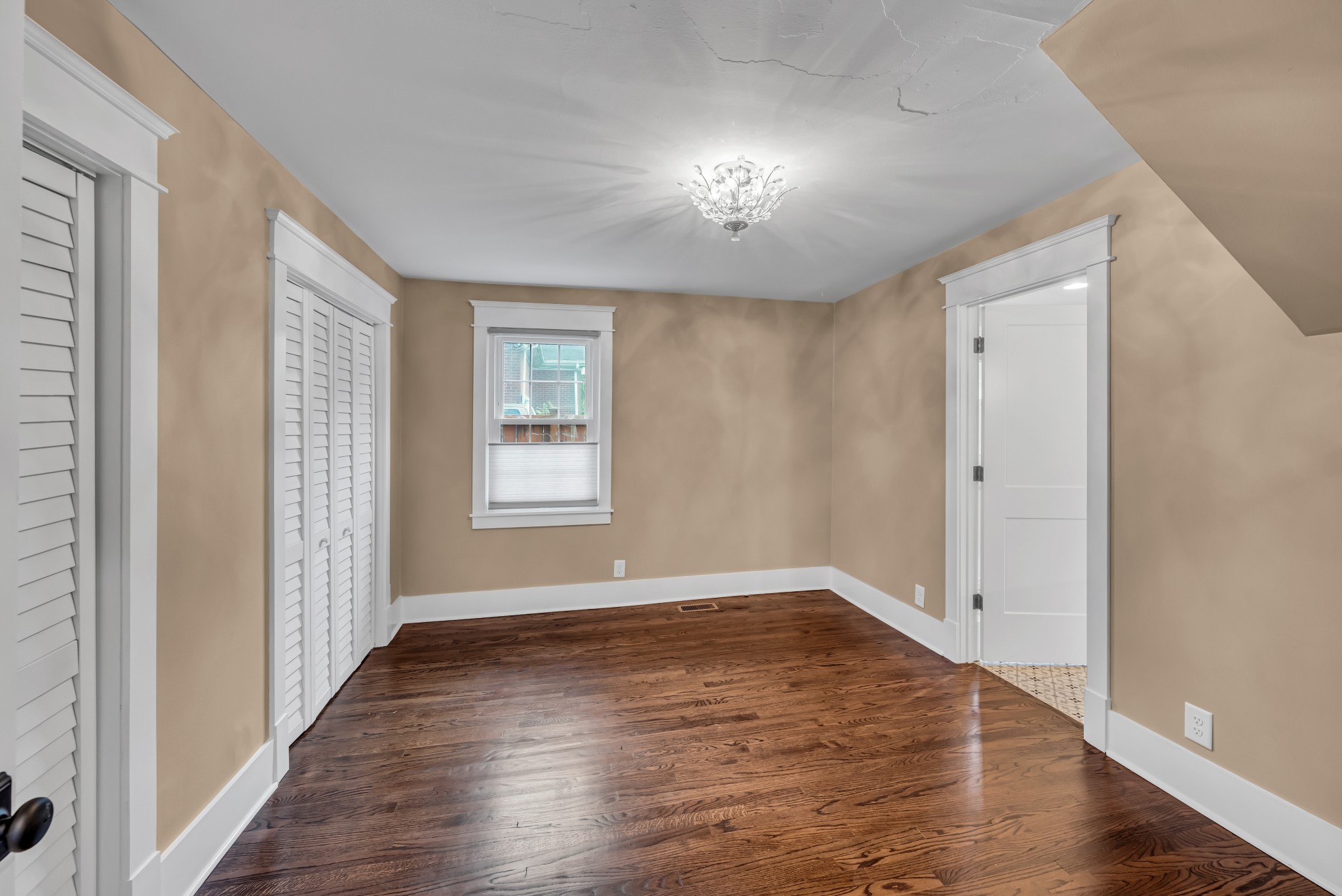 302 Chapel Ave