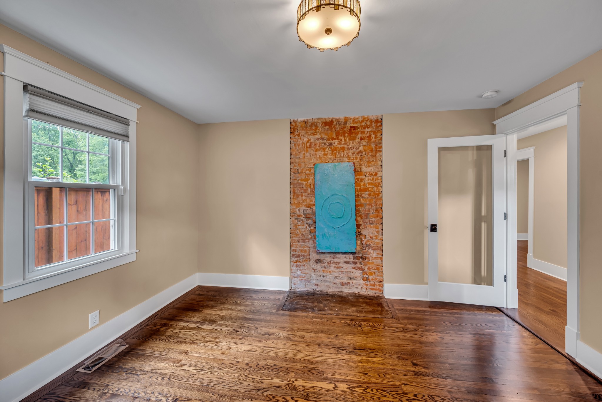 302 Chapel Ave
