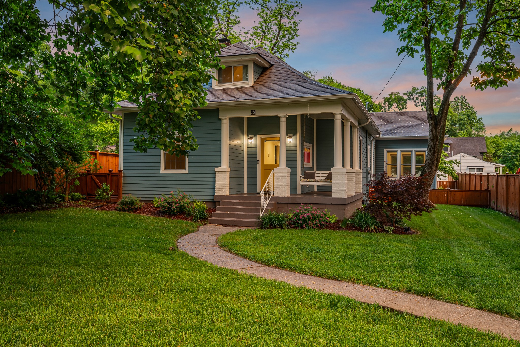 302 Chapel Ave