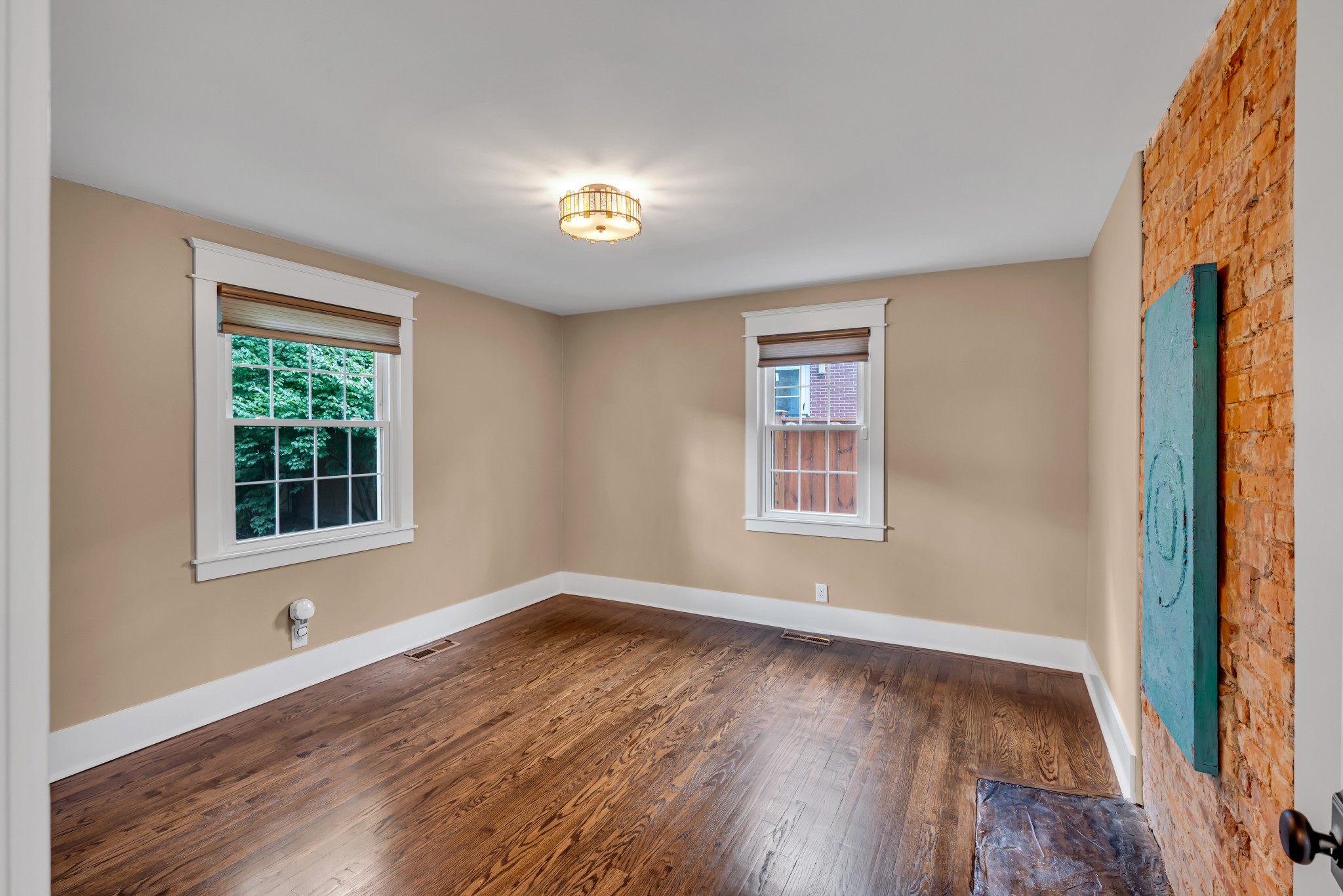 302 Chapel Ave