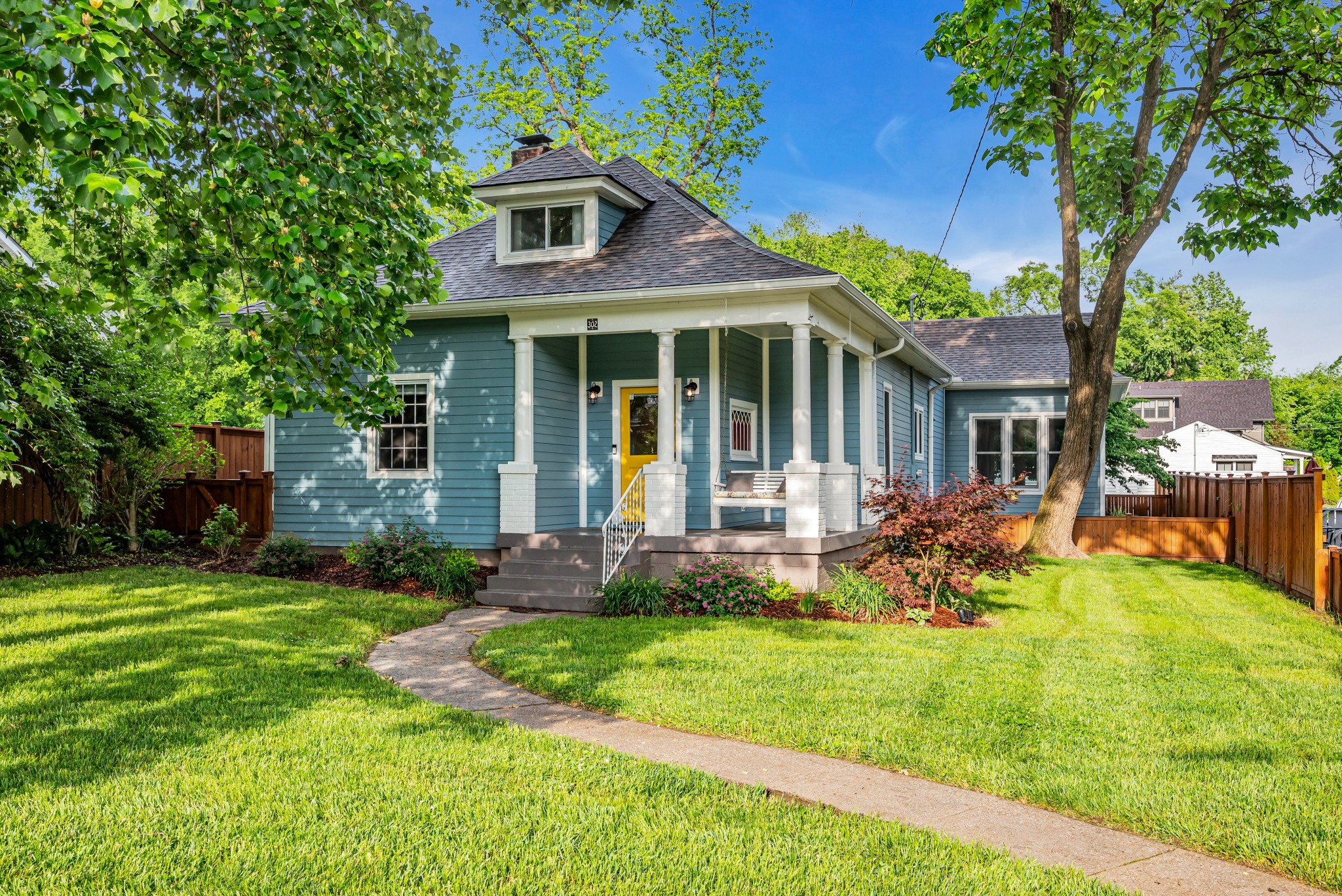 302 Chapel Ave