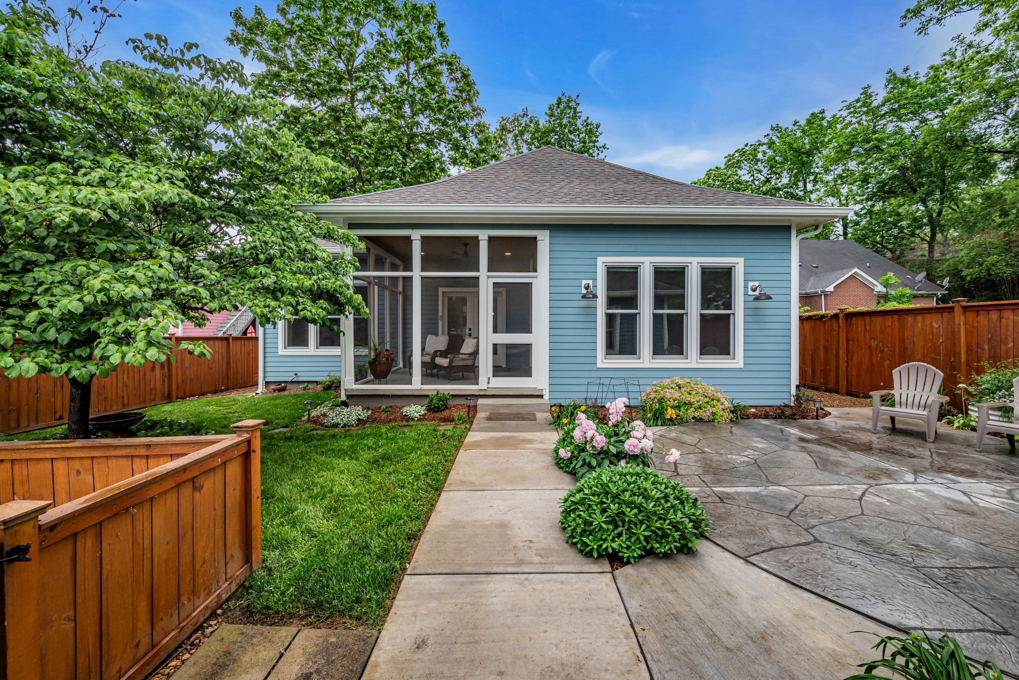 302 Chapel Ave