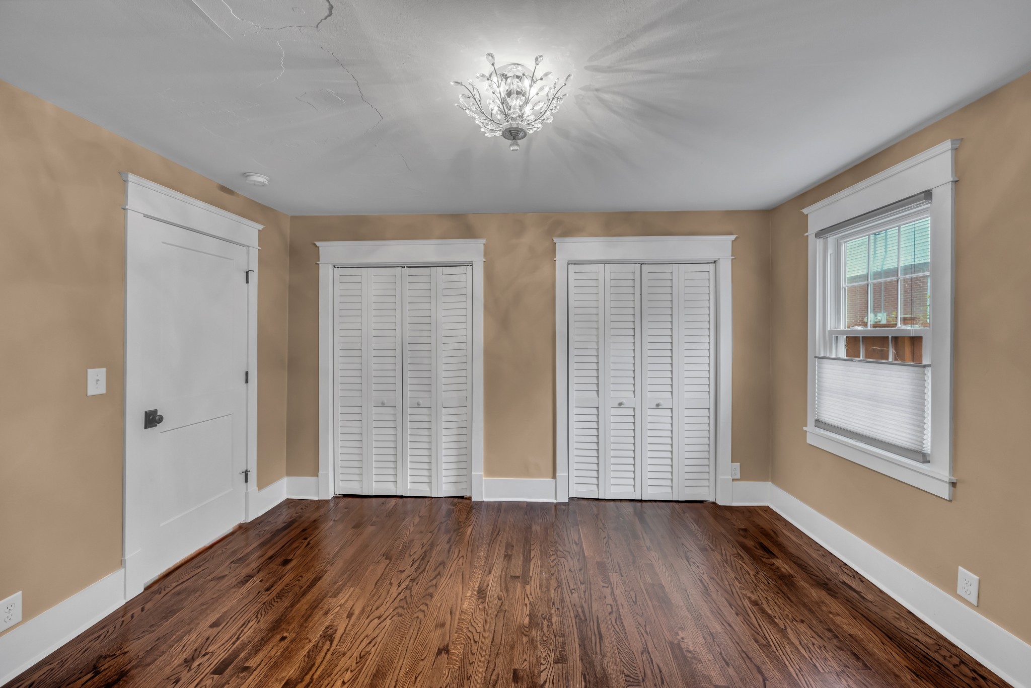 302 Chapel Ave