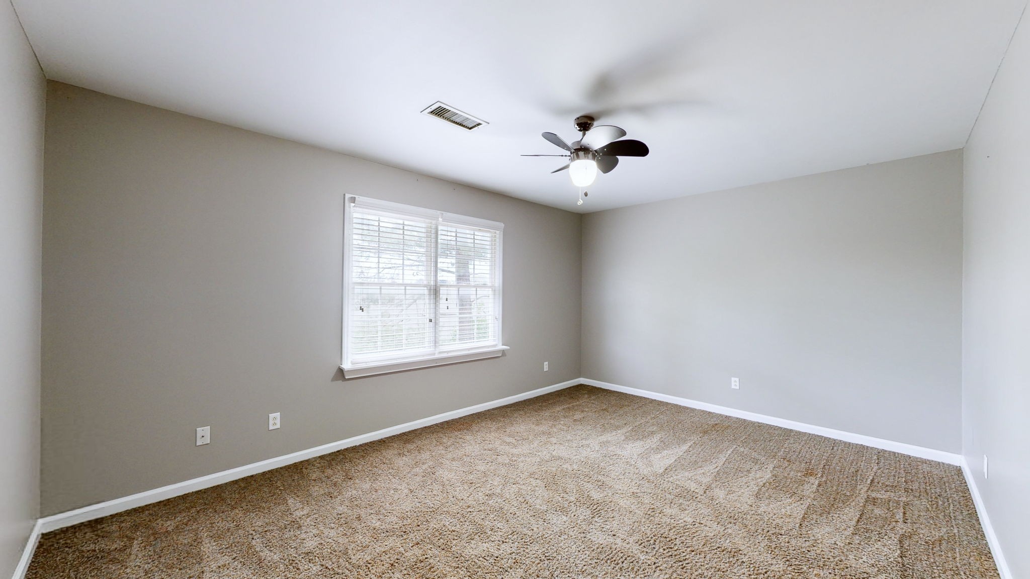 1546 W Northfield Blvd