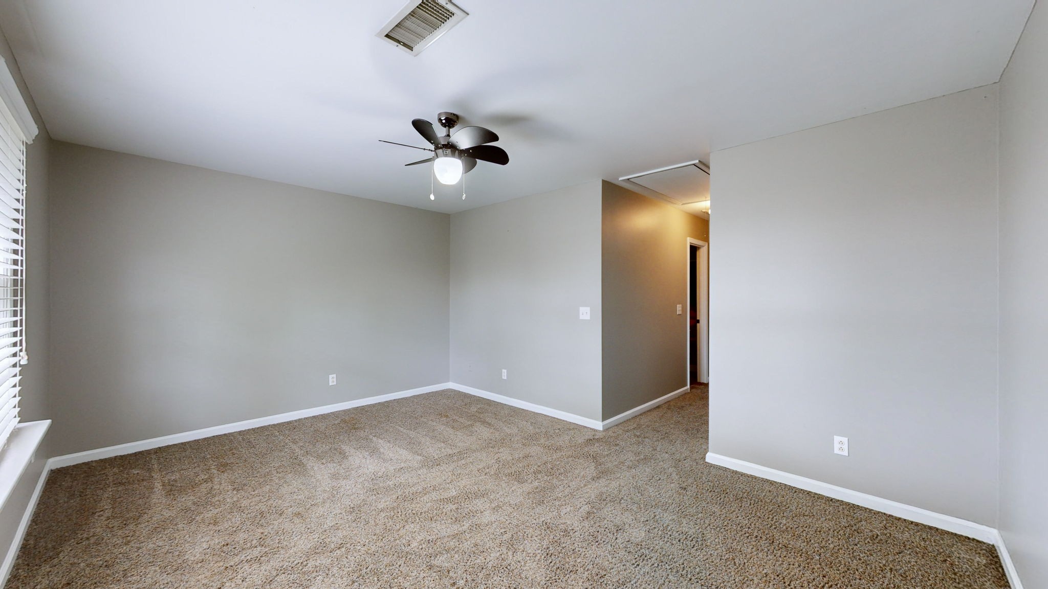 1546 W Northfield Blvd