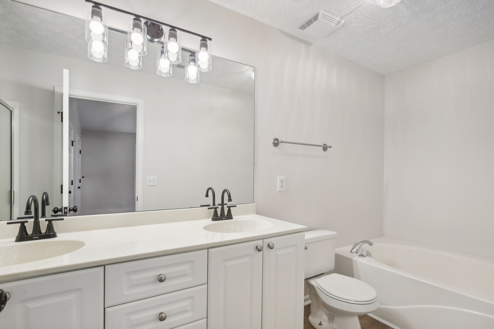 800 Browns Ln Unit: I3