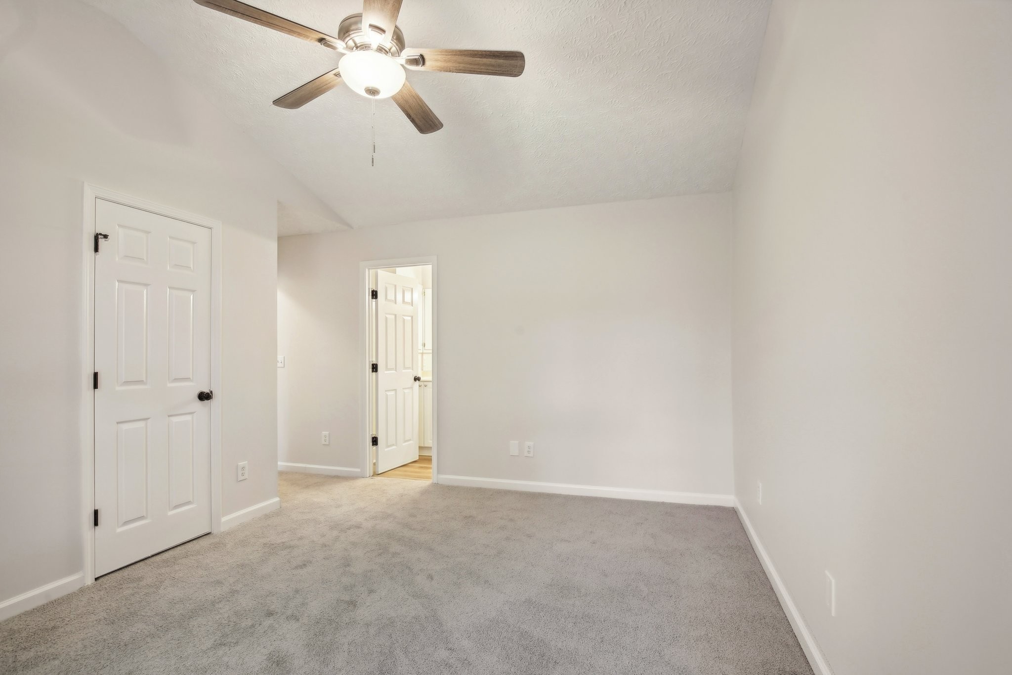 800 Browns Ln Unit: I3