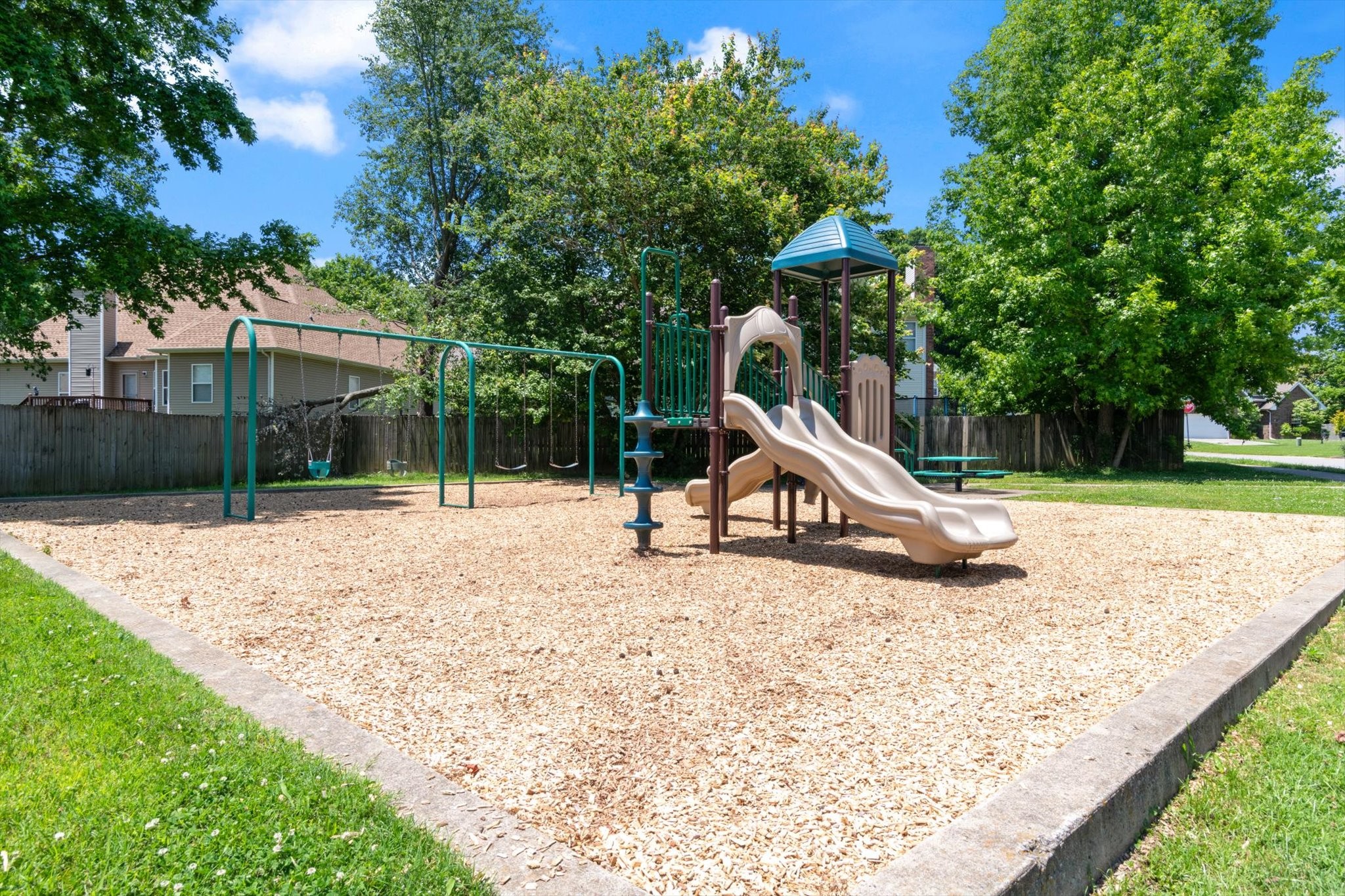225 Foster Dr