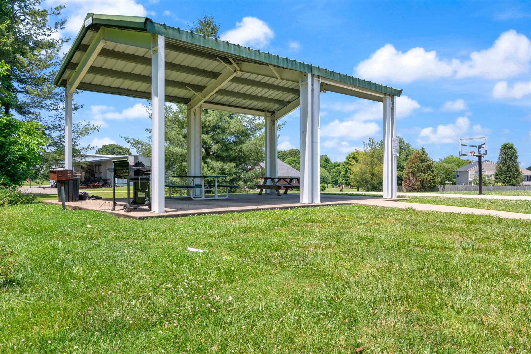 225 Foster Dr